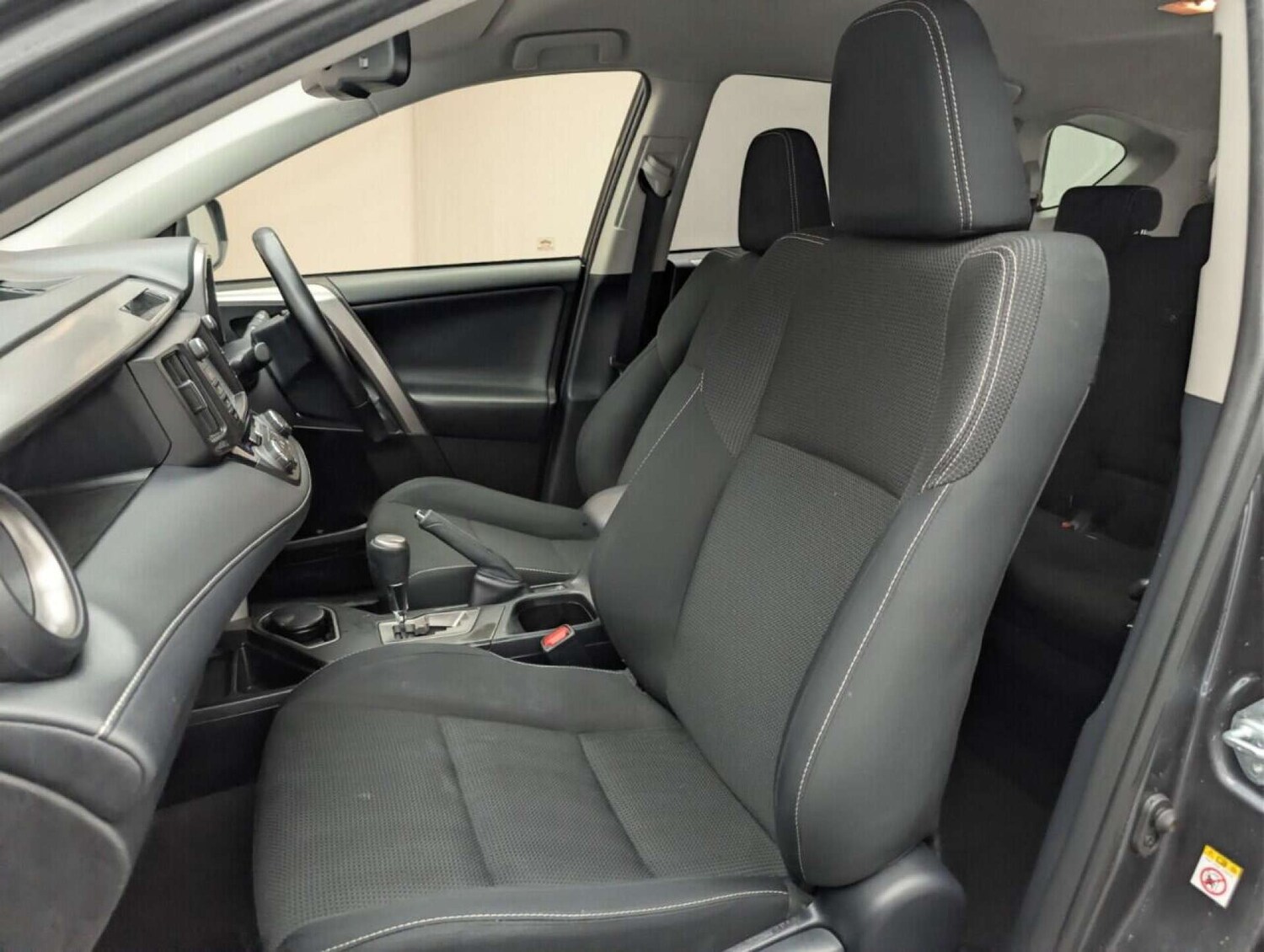 Used Toyota RAV4 2018 for sale - 77714036: Photo 27