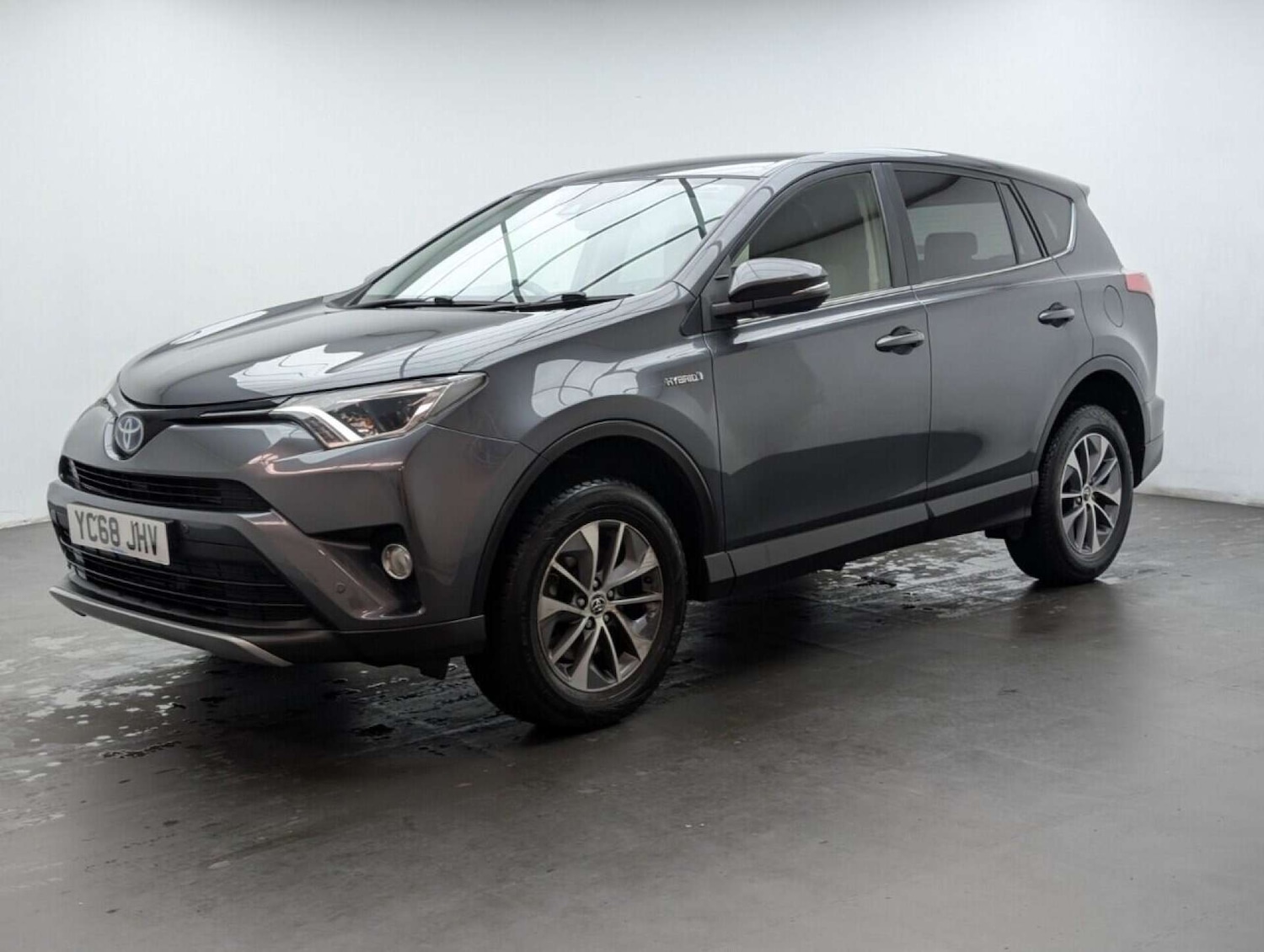 Used Toyota RAV4 2018 for sale - 77714036: Photo 4