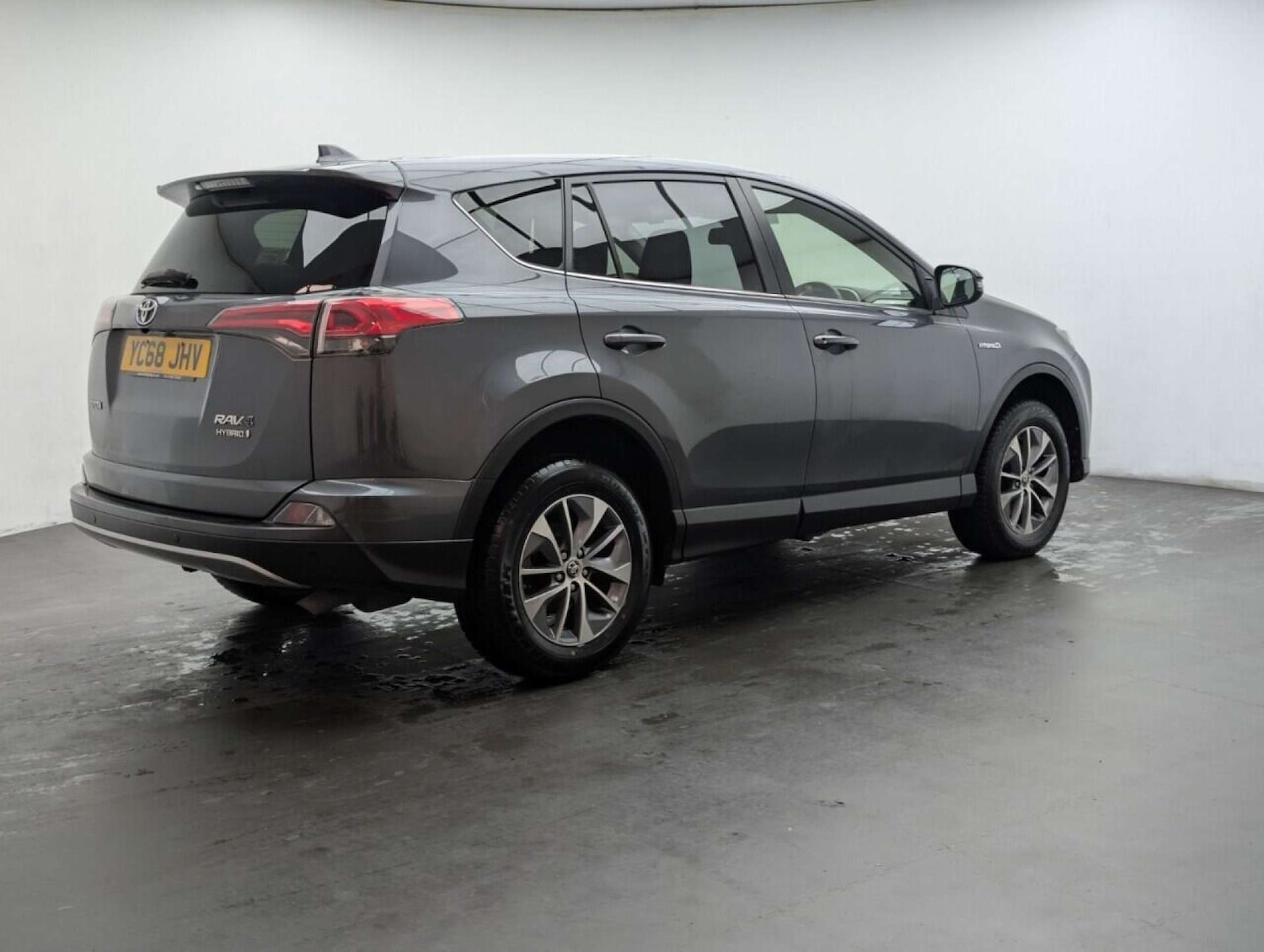 Used Toyota RAV4 2018 for sale - 77714036: Photo 8