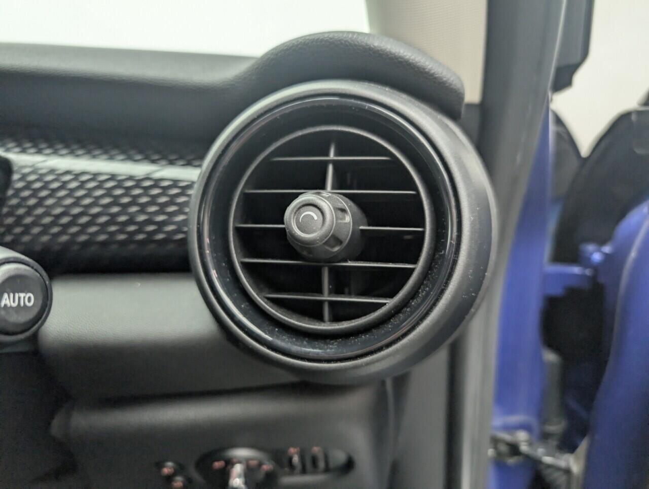 Used MINI Hatch 2018 for sale - 76425657: Photo 21