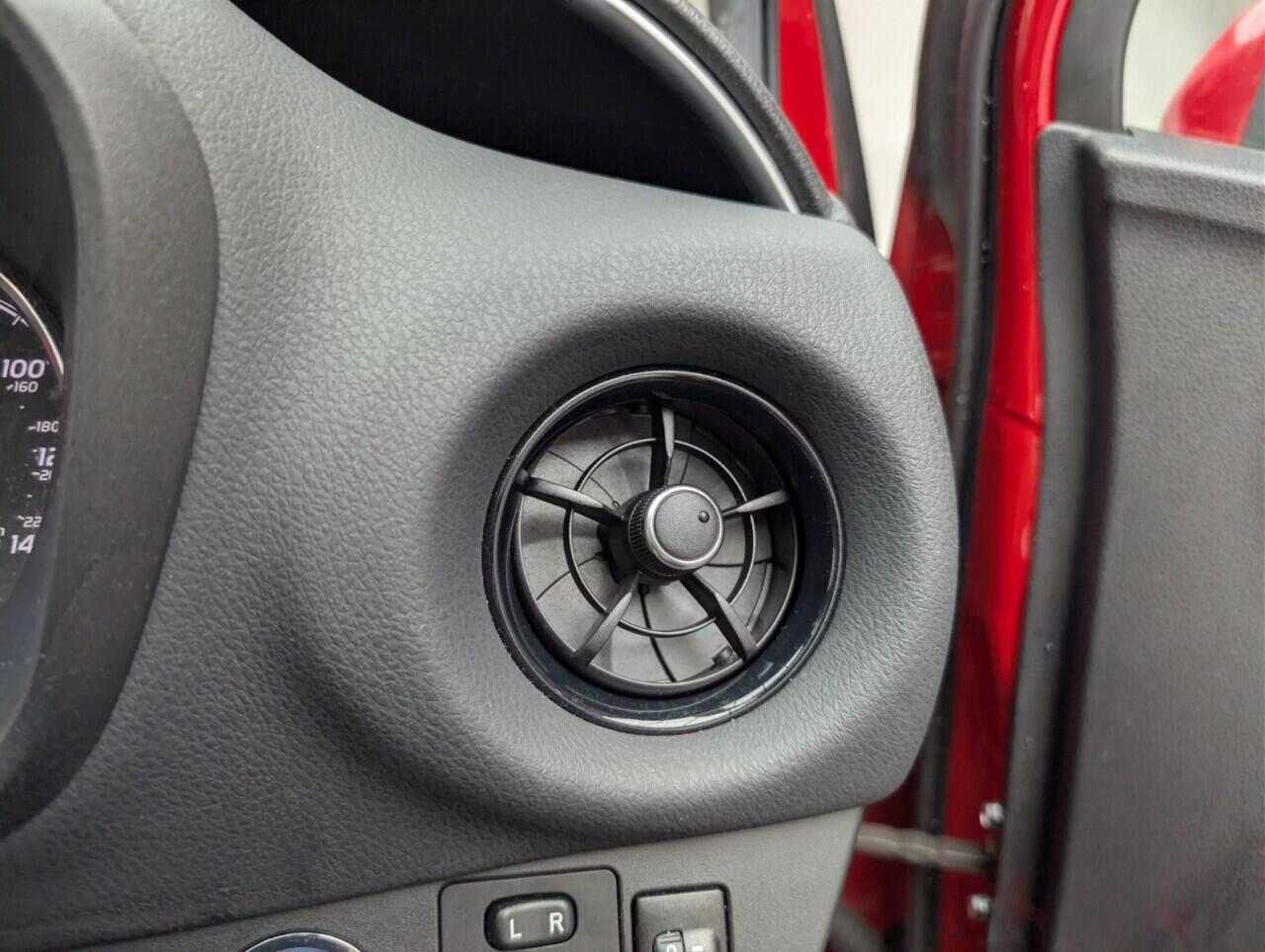 Used Toyota Yaris 2017 for sale - 76801182: Photo 16