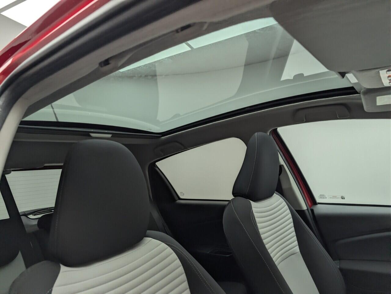 Used Toyota Yaris 2017 for sale - 76801182: Photo 19