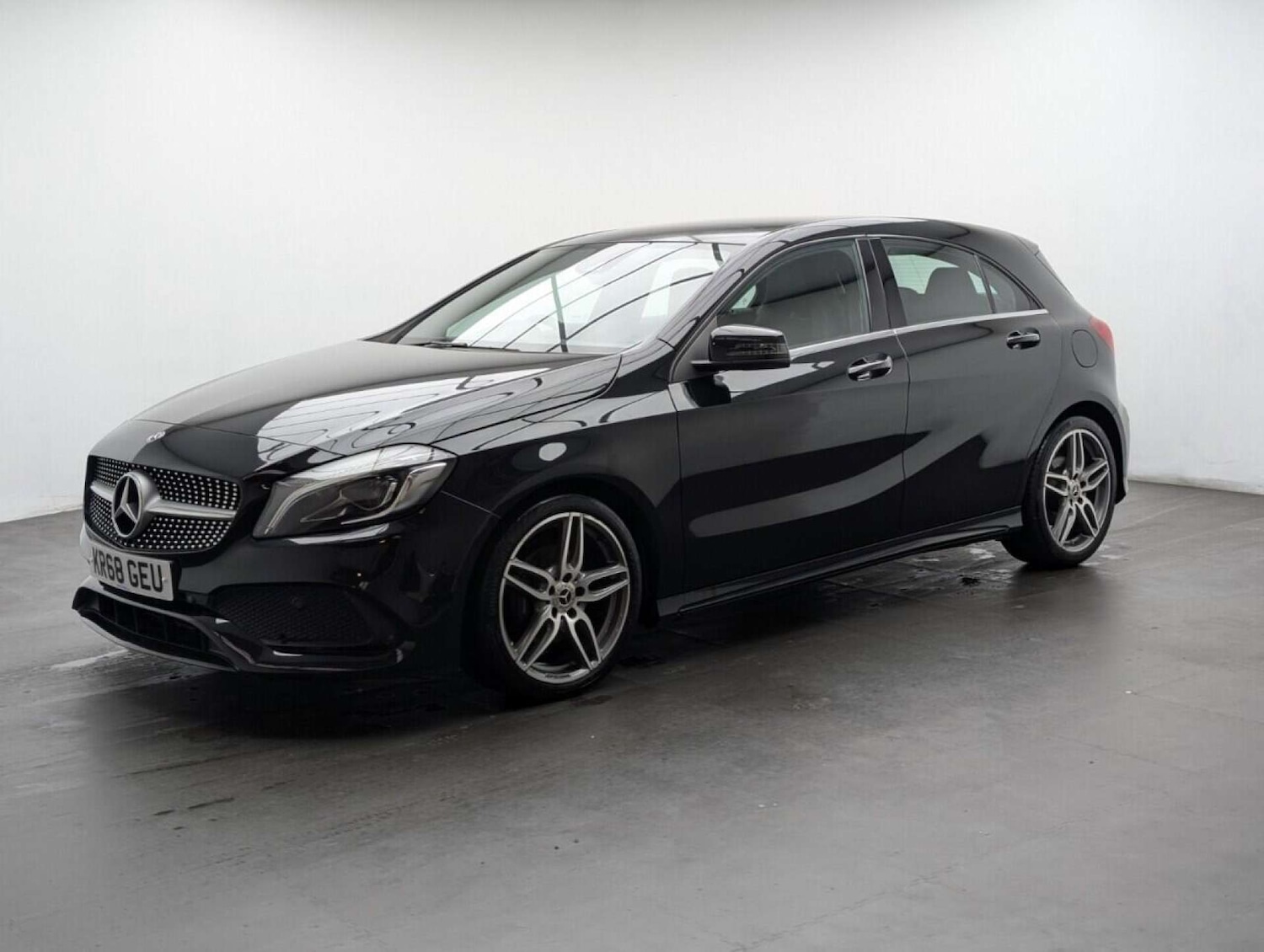 Used Mercedes-Benz A-Class 2018 for sale - 77713125: Photo 4