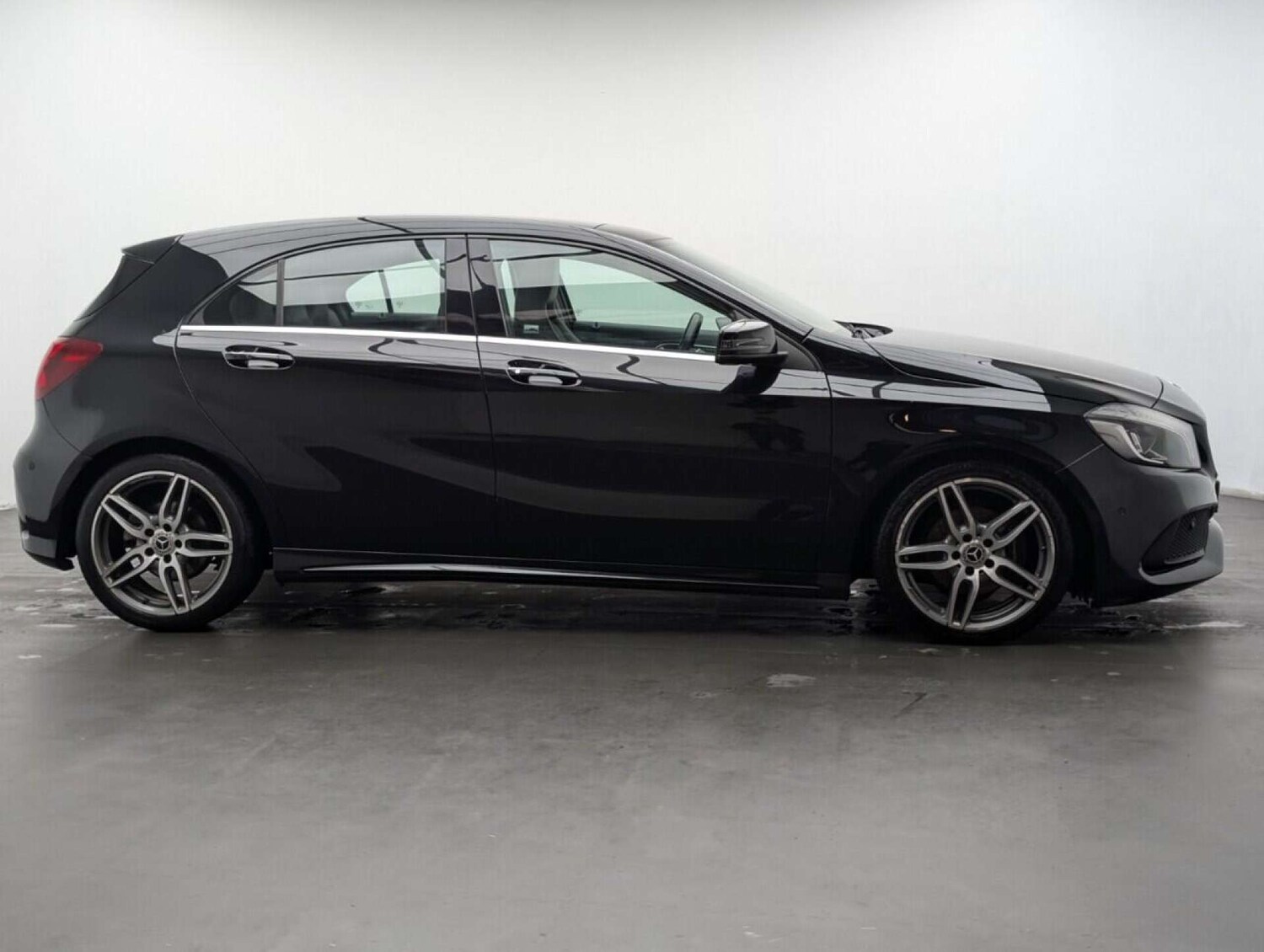 Used Mercedes-Benz A-Class 2018 for sale - 77713125: Photo 9