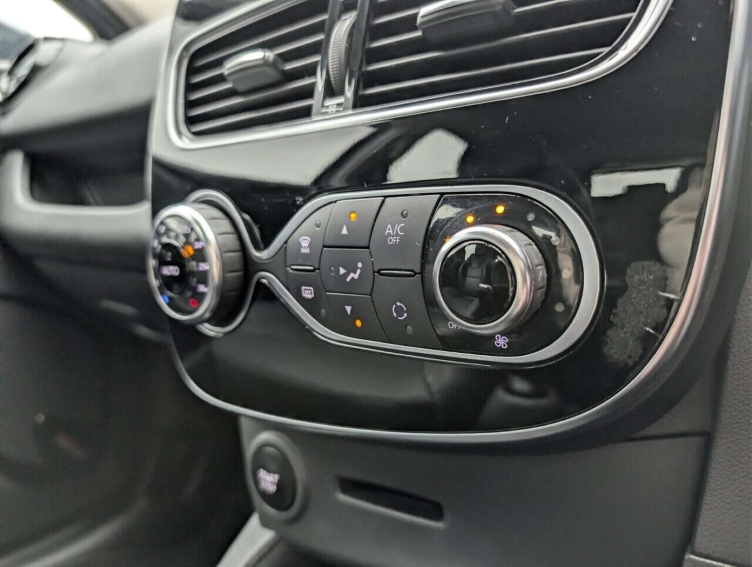 Used Renault Clio 2018 for sale - 77713194: Photo 14