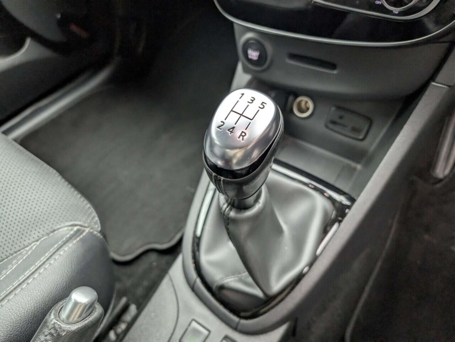 Used Renault Clio 2018 for sale - 77713194: Photo 15