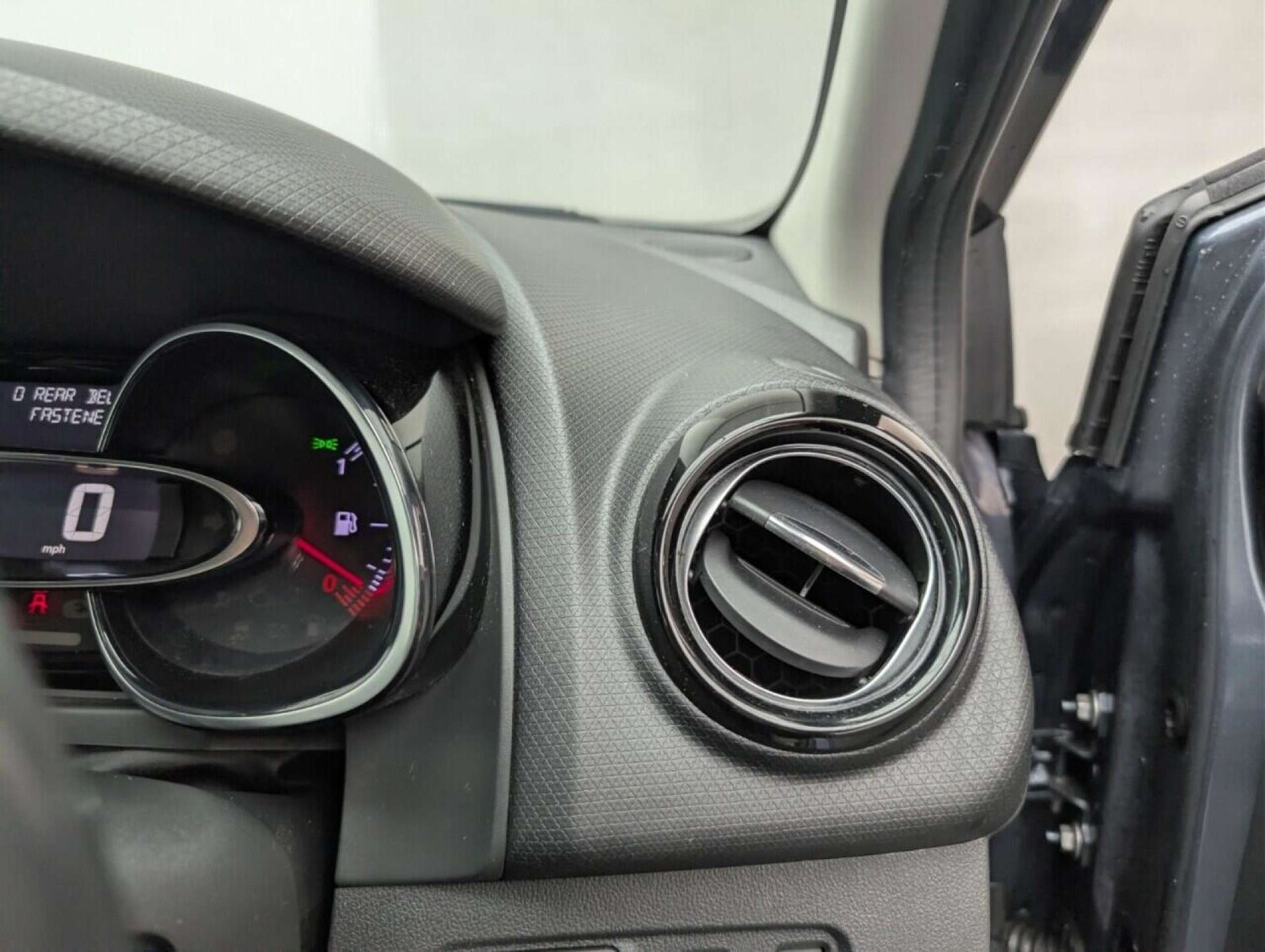 Used Renault Clio 2018 for sale - 77713194: Photo 19