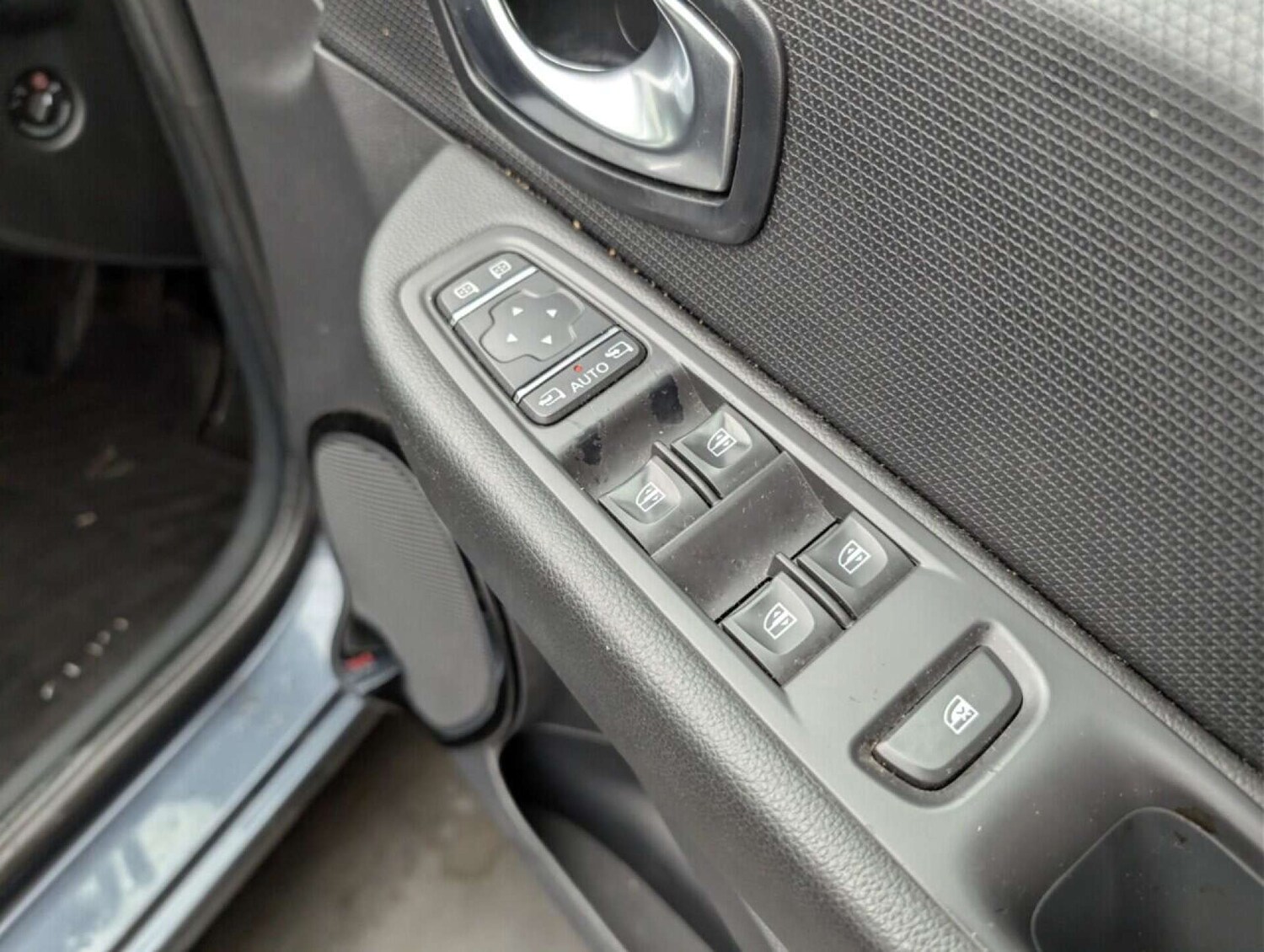 Used Renault Clio 2018 for sale - 77713194: Photo 20