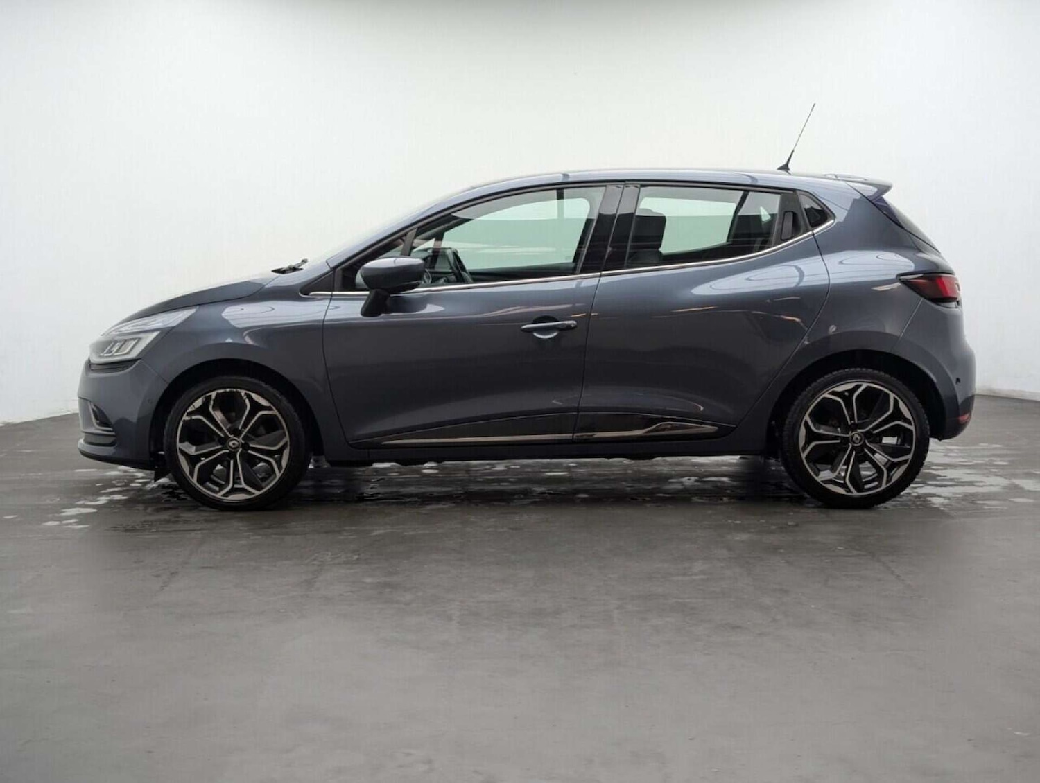 Used Renault Clio 2018 for sale - 77713194: Photo 5