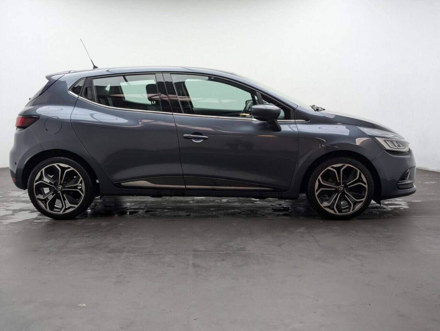 Used Renault Clio 2018 for sale - 77713194: Photo 9