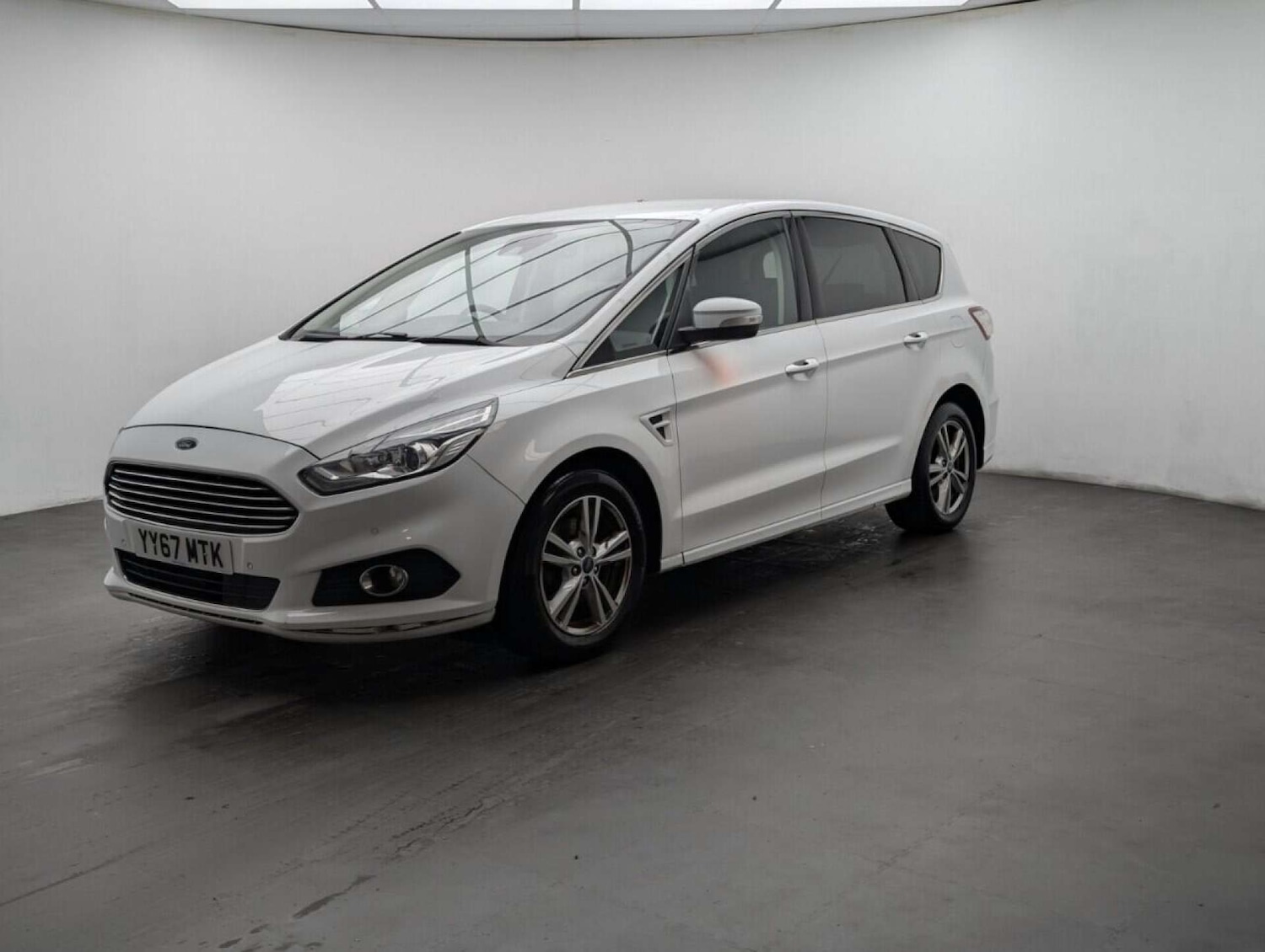 Used Ford S-Max 2017 for sale - 77821637: Photo 4