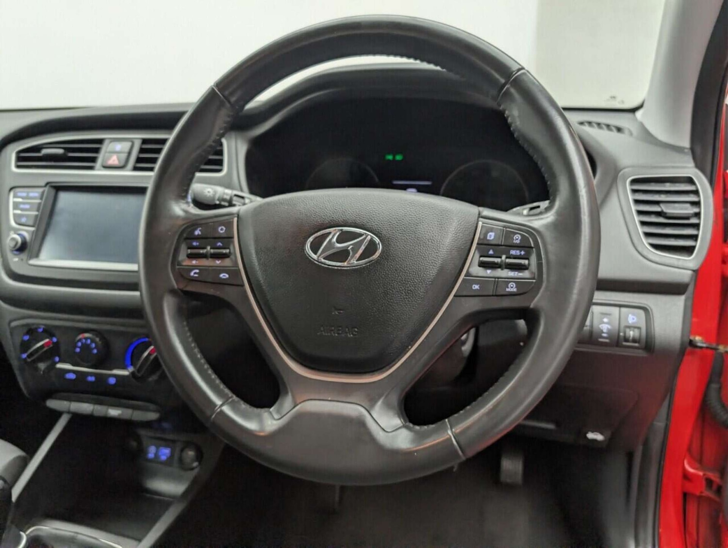 Used Hyundai i20 2019 for sale - 77714407: Photo 20