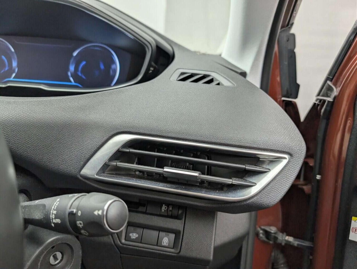 Used Peugeot 3008 2017 for sale - 78106763: Photo 23