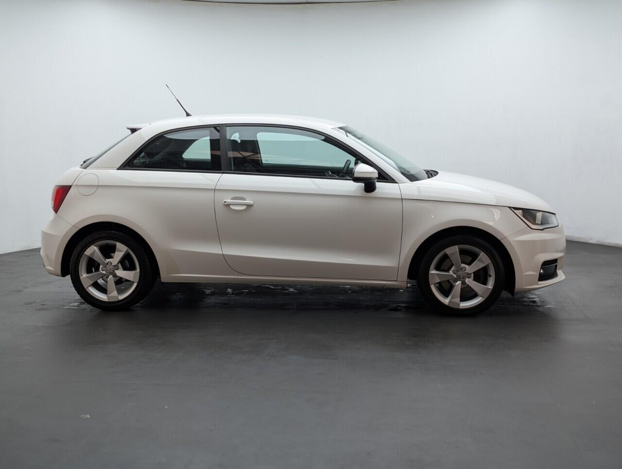Used Audi A1 2016 for sale - 76633222: Photo 9