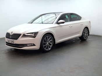 Used Skoda Superb 2017 for sale - 79404048: Photo
