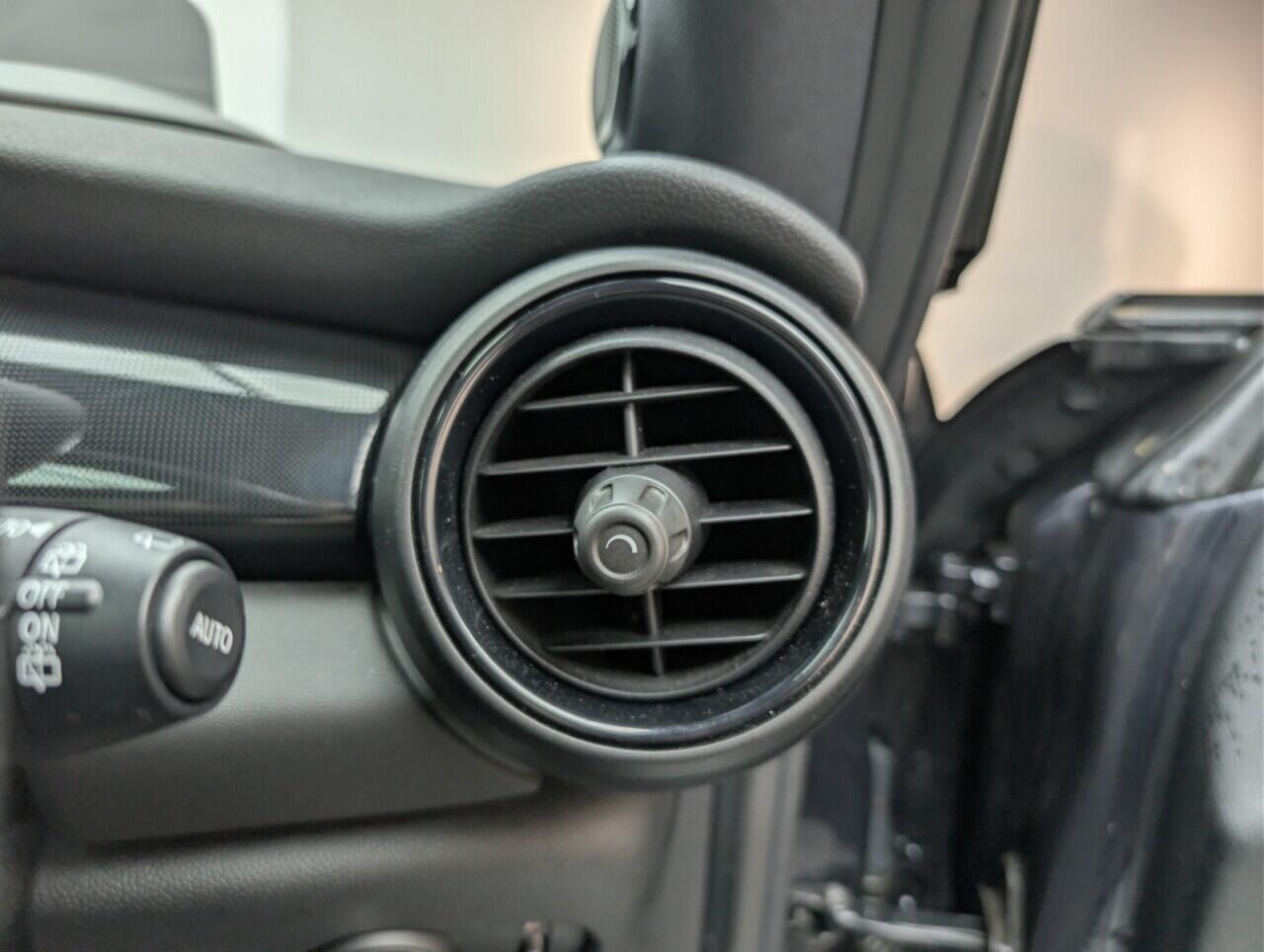 Used MINI Electric Hatch 2020 for sale - 76671282: Photo 19