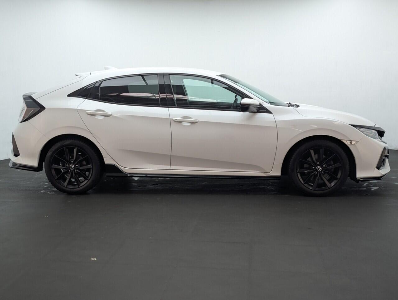 Used Honda Civic 2021 for sale - 76425179: Photo 9