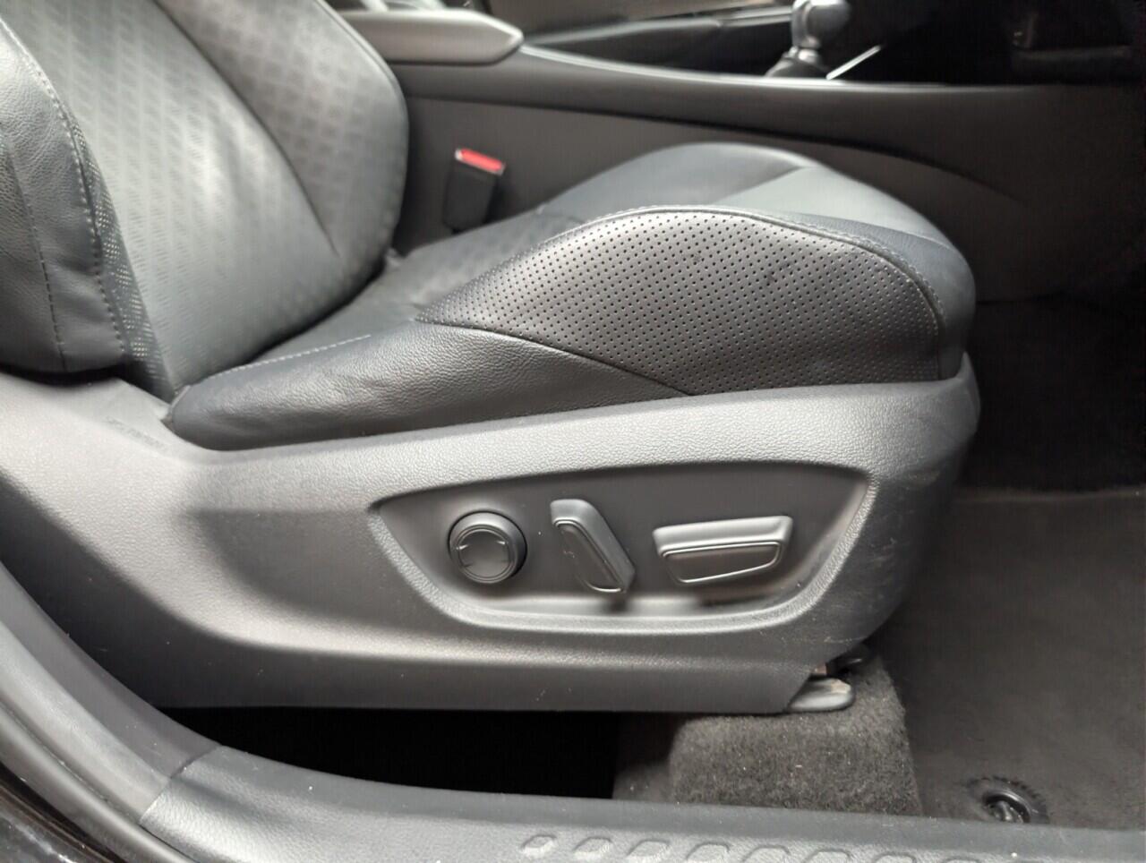 Used Toyota C-HR 2020 for sale - 76633628: Photo 24