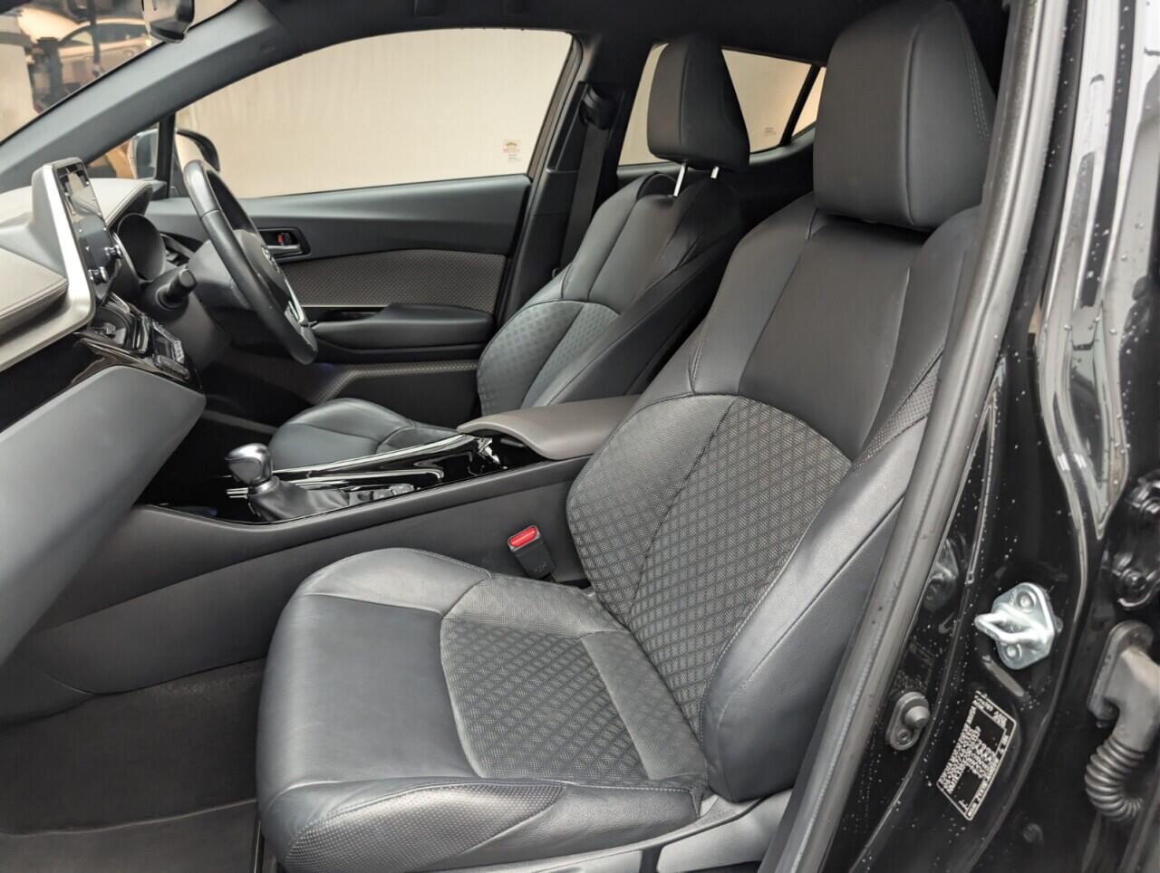 Used Toyota C-HR 2020 for sale - 76633628: Photo 29