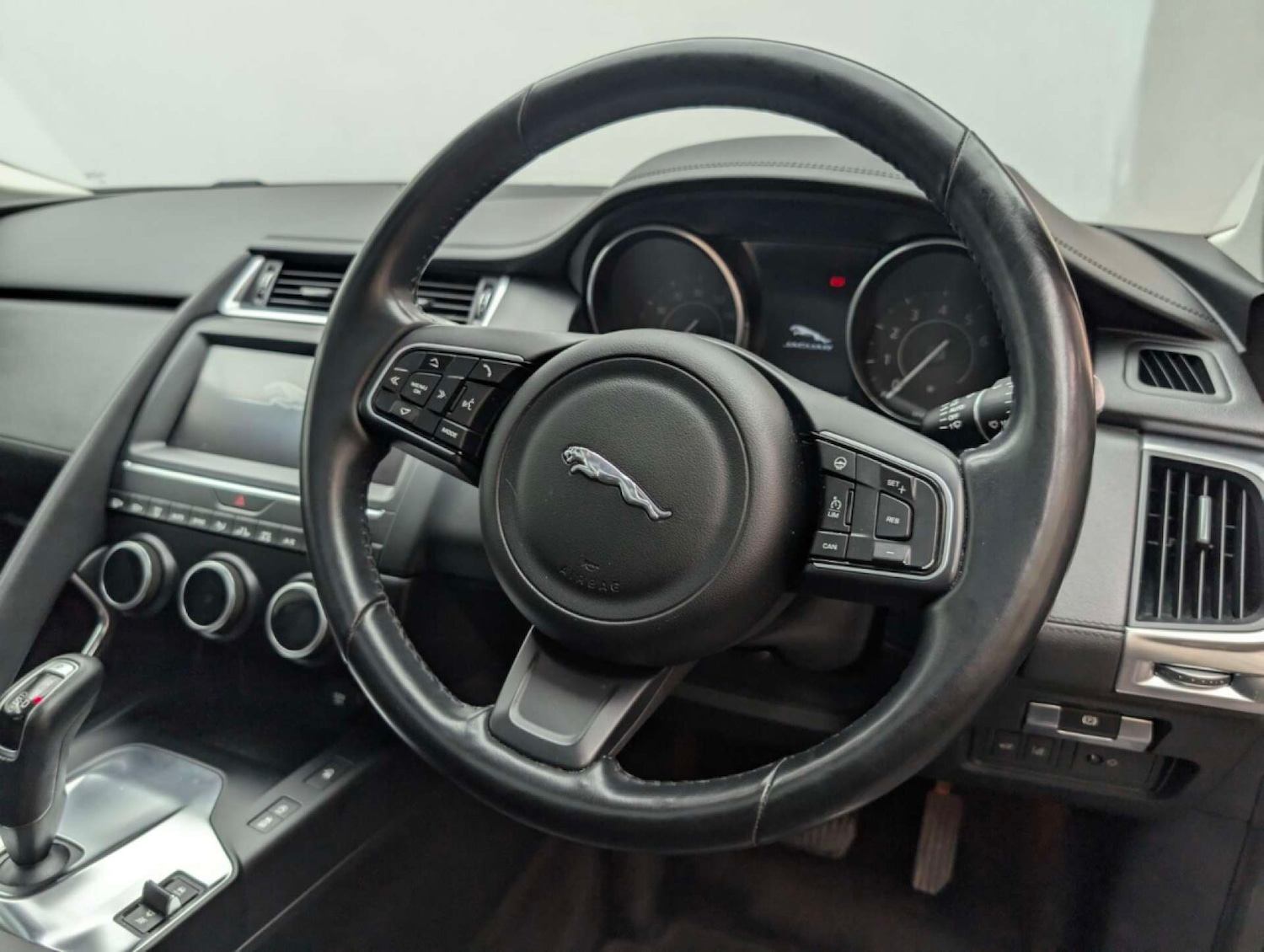 Used Jaguar E-Pace 2020 for sale - 77803664: Photo 28