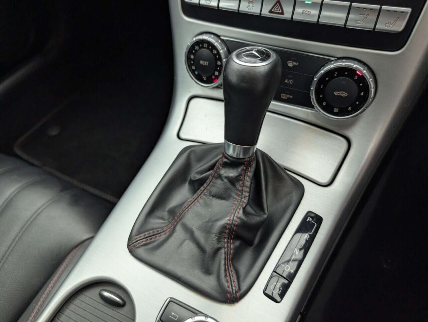 Used Mercedes-Benz SLK 2014 for sale - 77714444: Photo 17