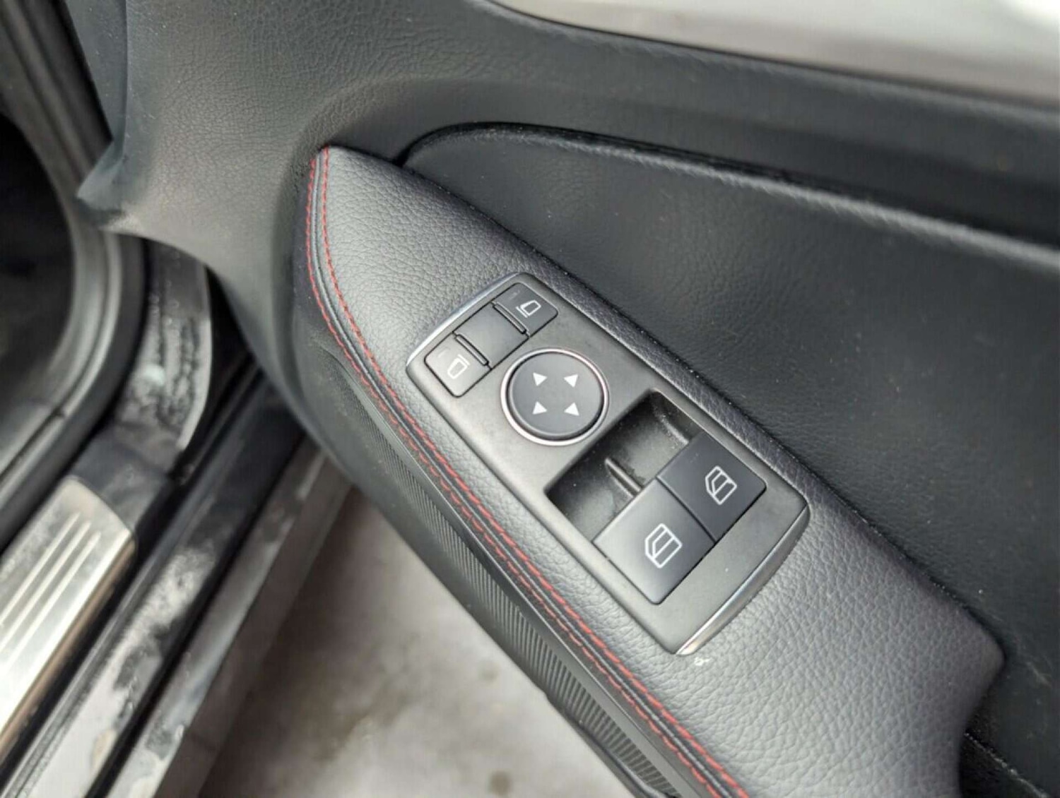 Used Mercedes-Benz SLK 2014 for sale - 77714444: Photo 20