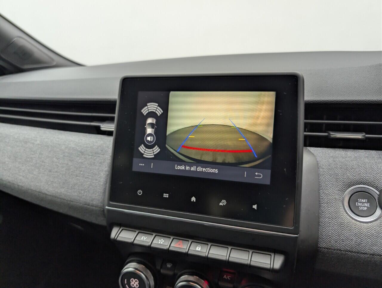 Used Renault Clio 2024 for sale - 76659288: Photo 15