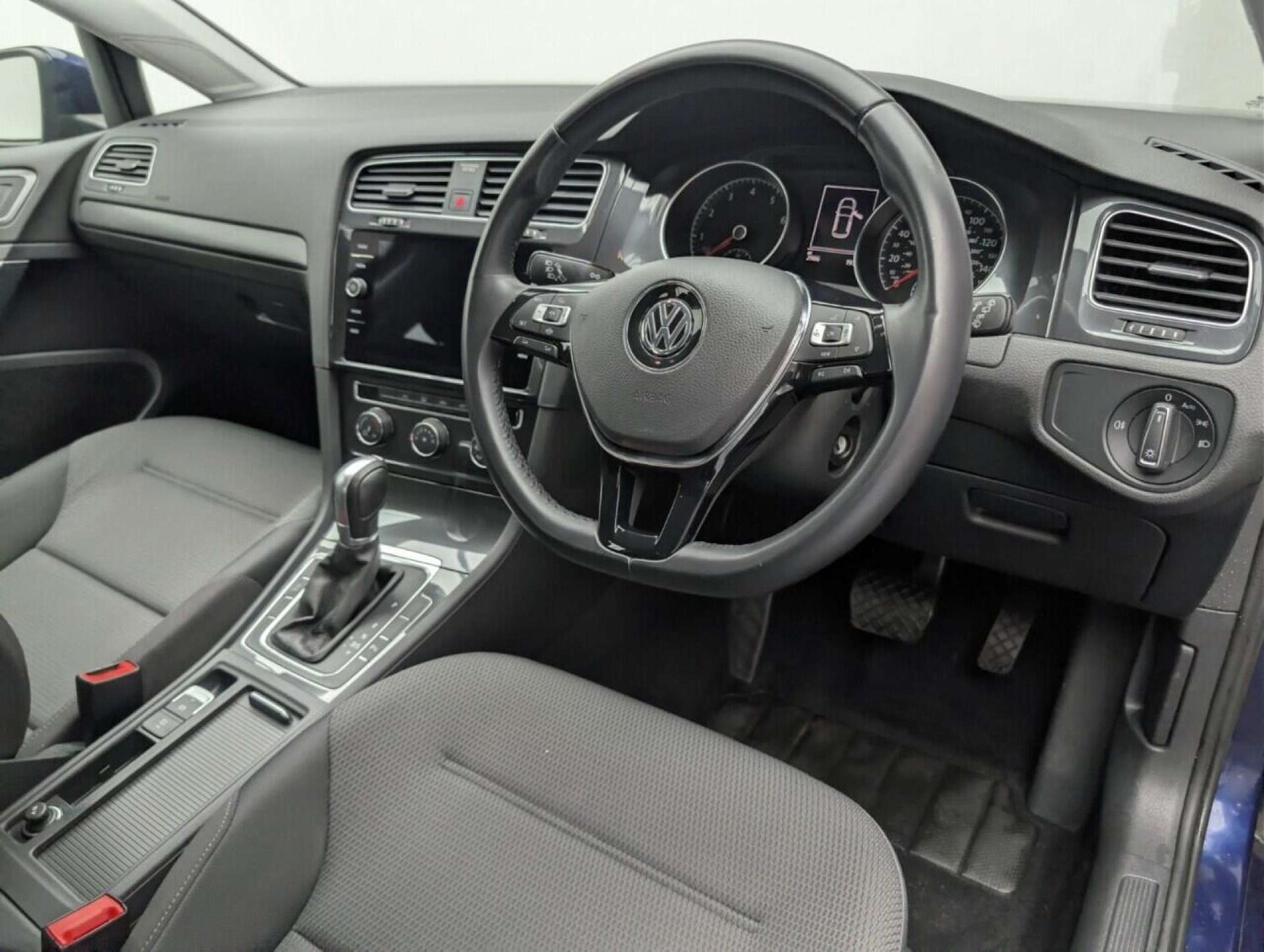 Used Volkswagen Golf 2018 for sale - 77714807: Photo 11