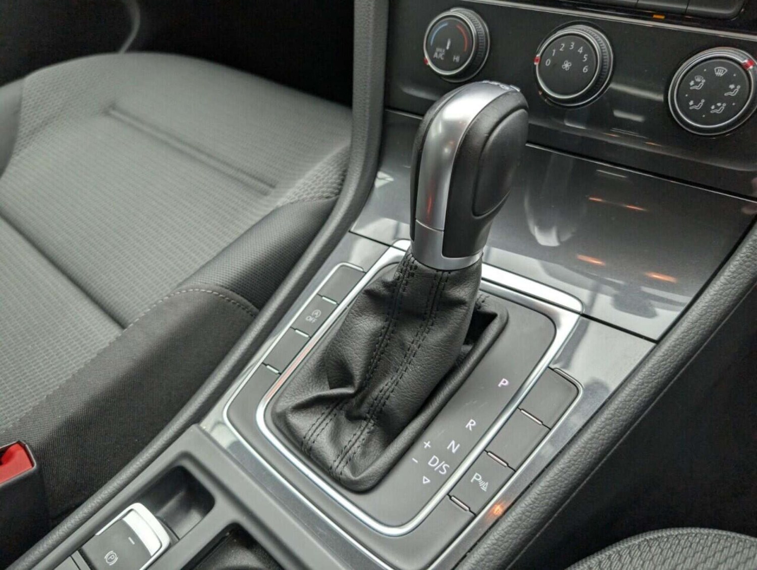 Used Volkswagen Golf 2018 for sale - 77714807: Photo 16