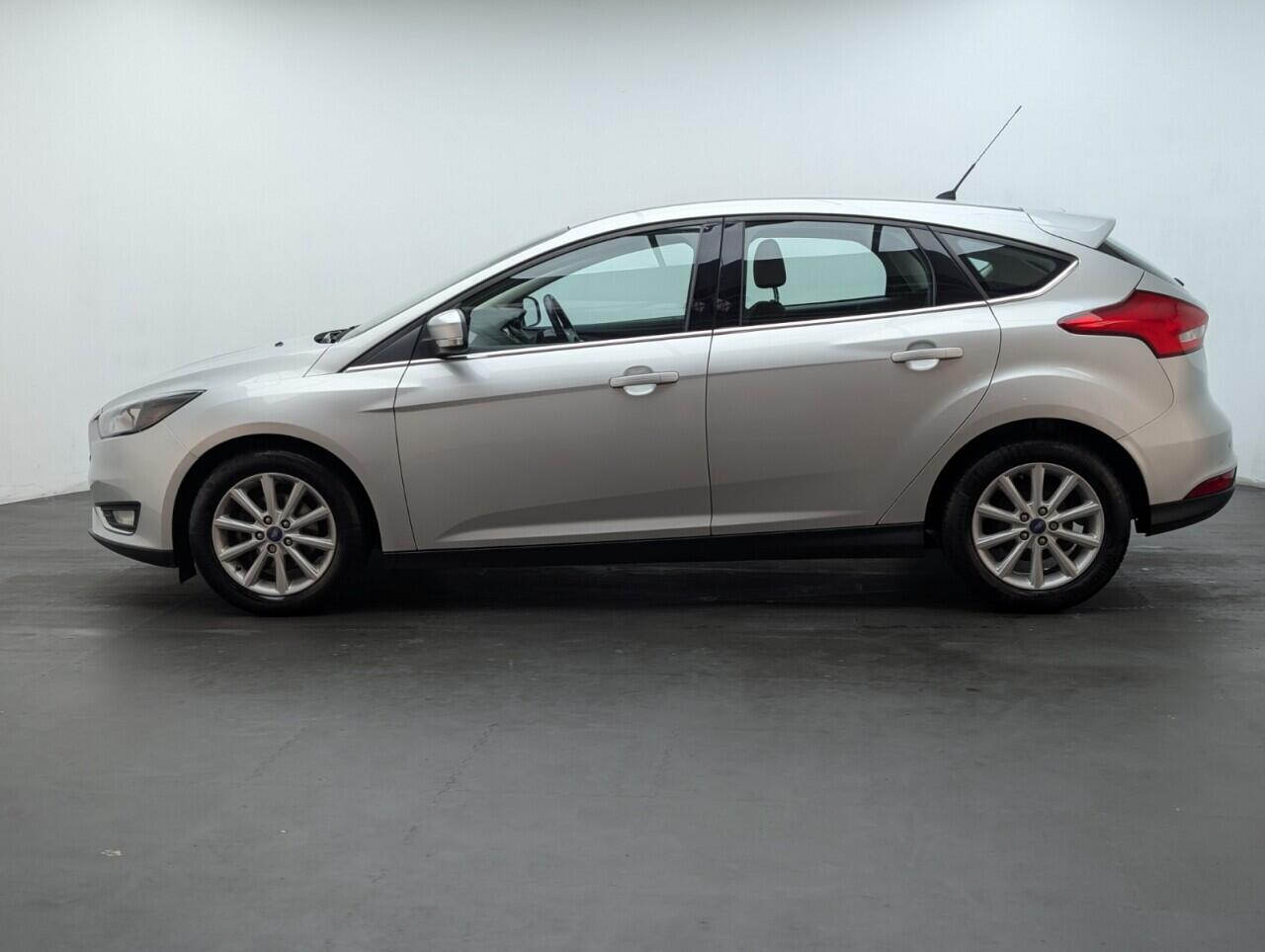 Used Ford Focus 2015 for sale - 76422541: Photo 5