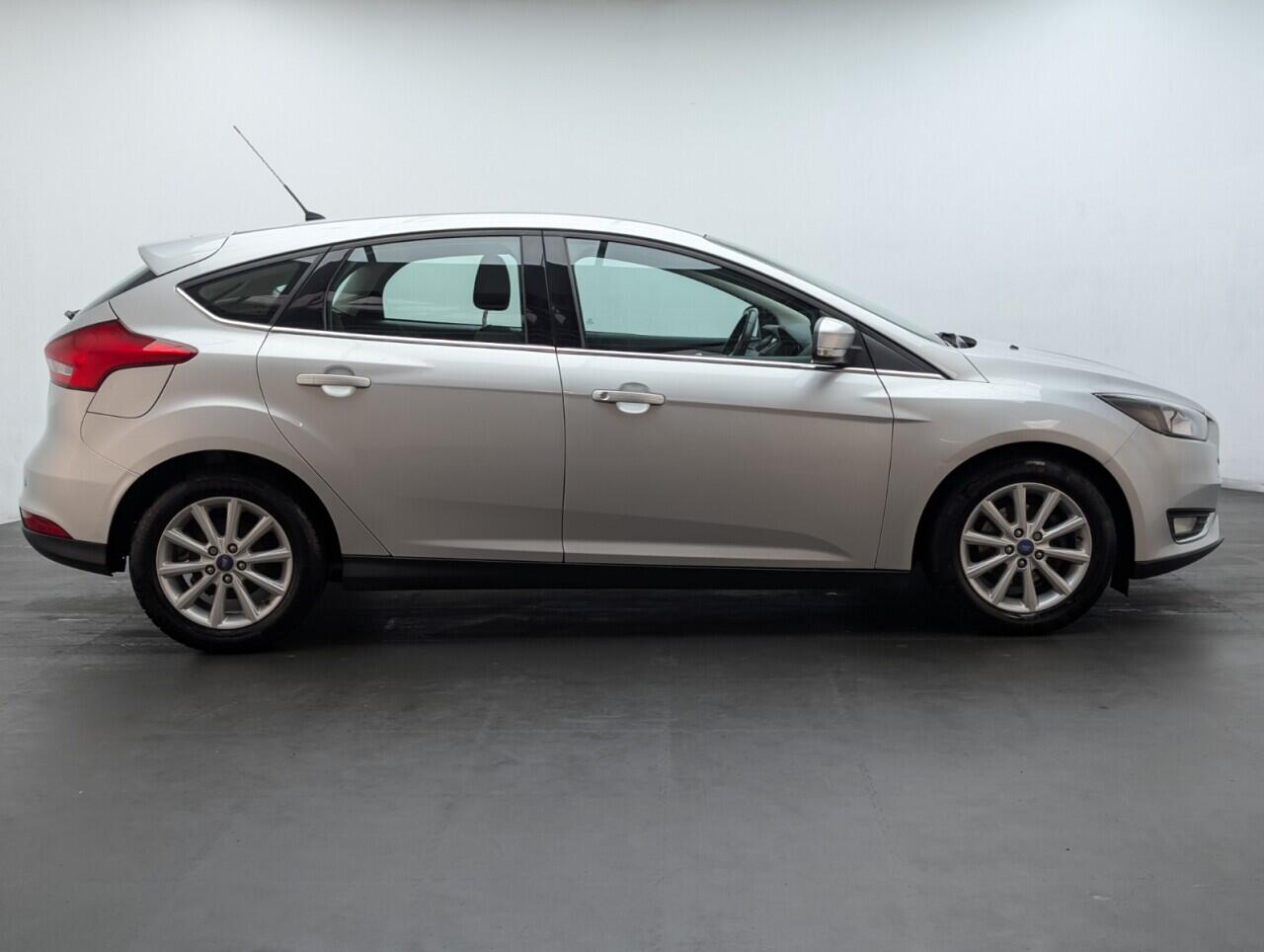 Used Ford Focus 2015 for sale - 76422541: Photo 9