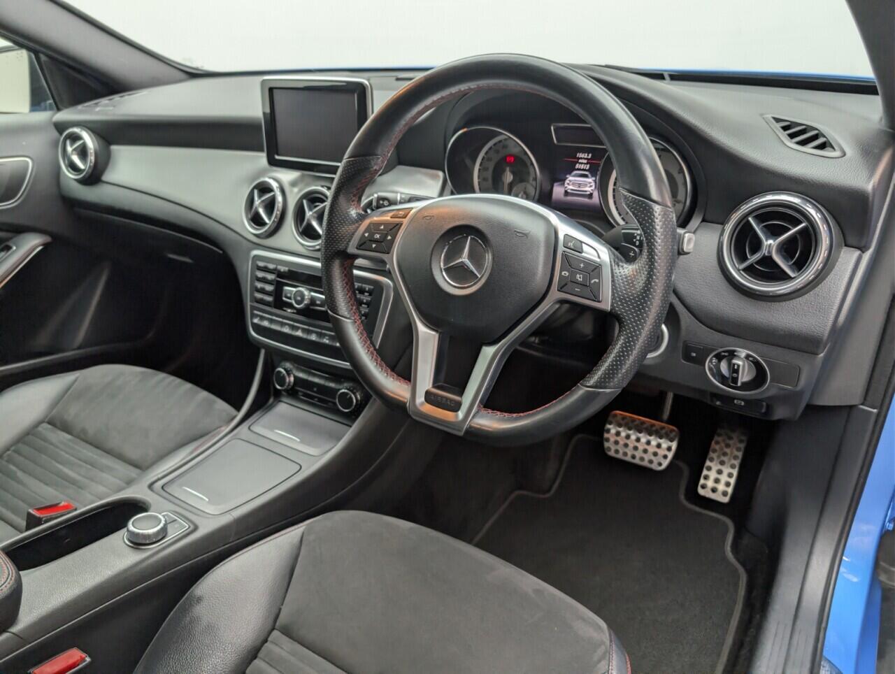 Used Mercedes-Benz A-Class 2015 for sale - 76607442: Photo 11