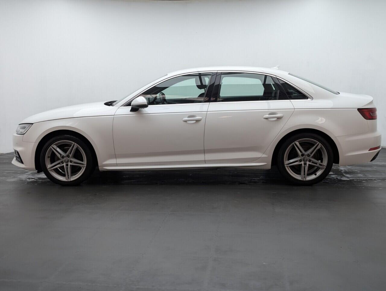 Used Audi A4 2018 for sale - 76645836: Photo 5