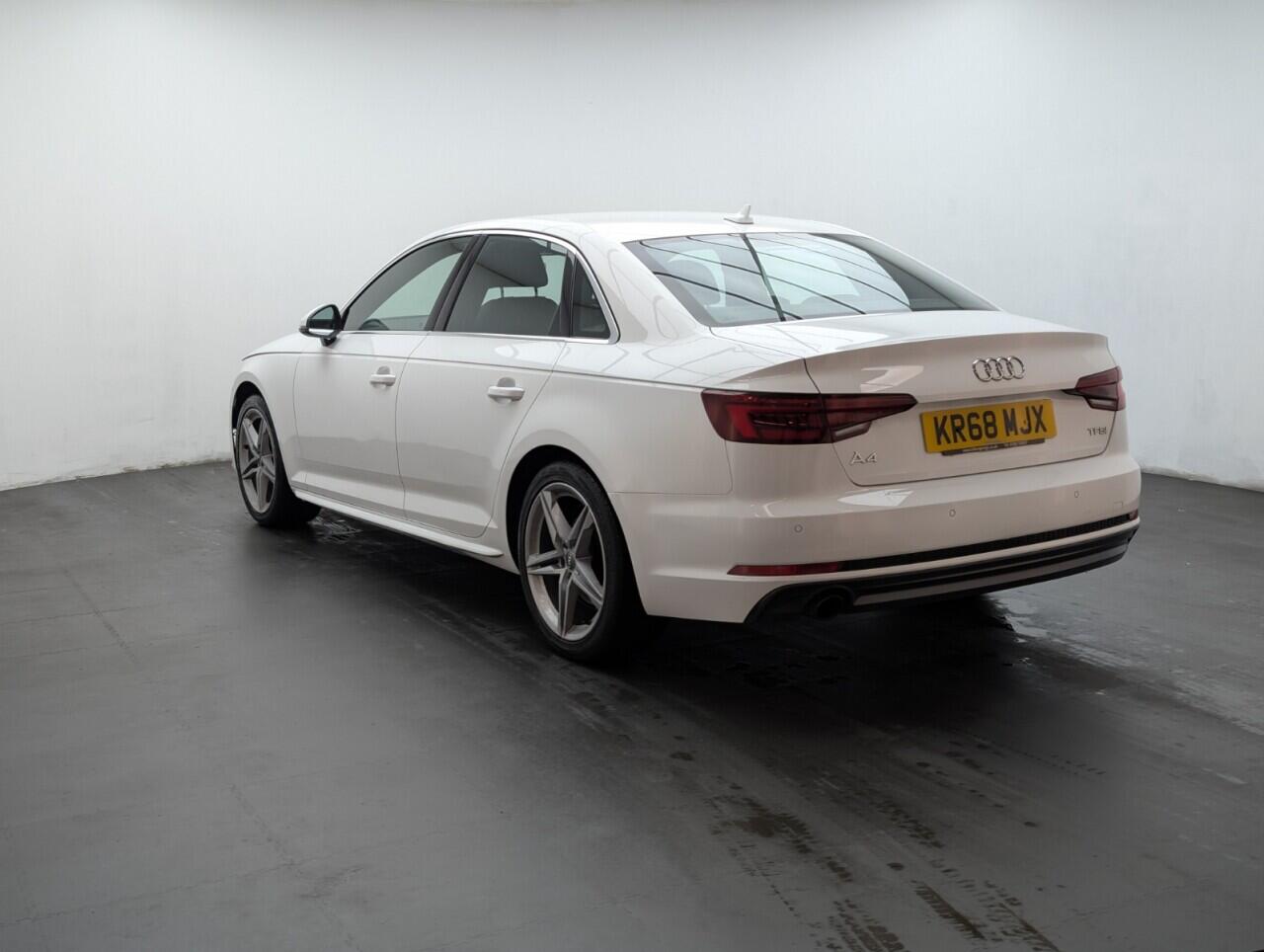 Used Audi A4 2018 for sale - 76645836: Photo 6