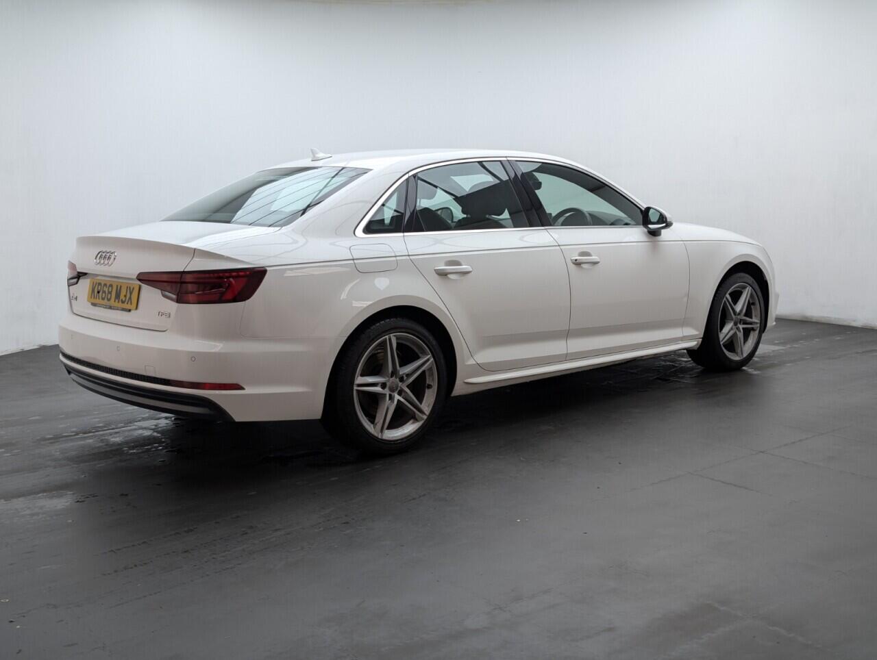 Used Audi A4 2018 for sale - 76645836: Photo 8