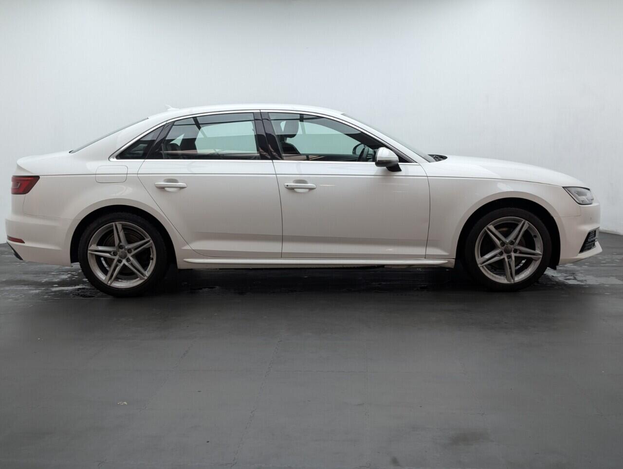 Used Audi A4 2018 for sale - 76645836: Photo 9