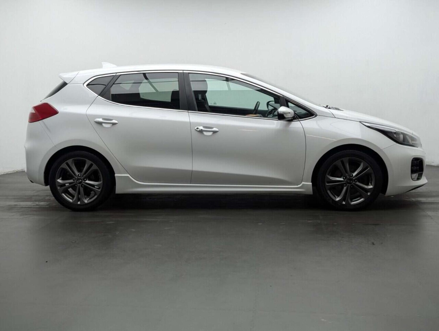 Used Kia Ceed 2017 for sale - 77714862: Photo 9