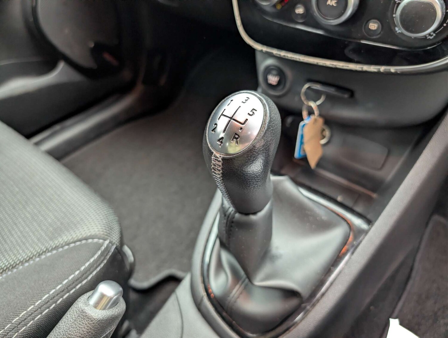 Used Renault Clio 2016 for sale - 77937307: Photo 19