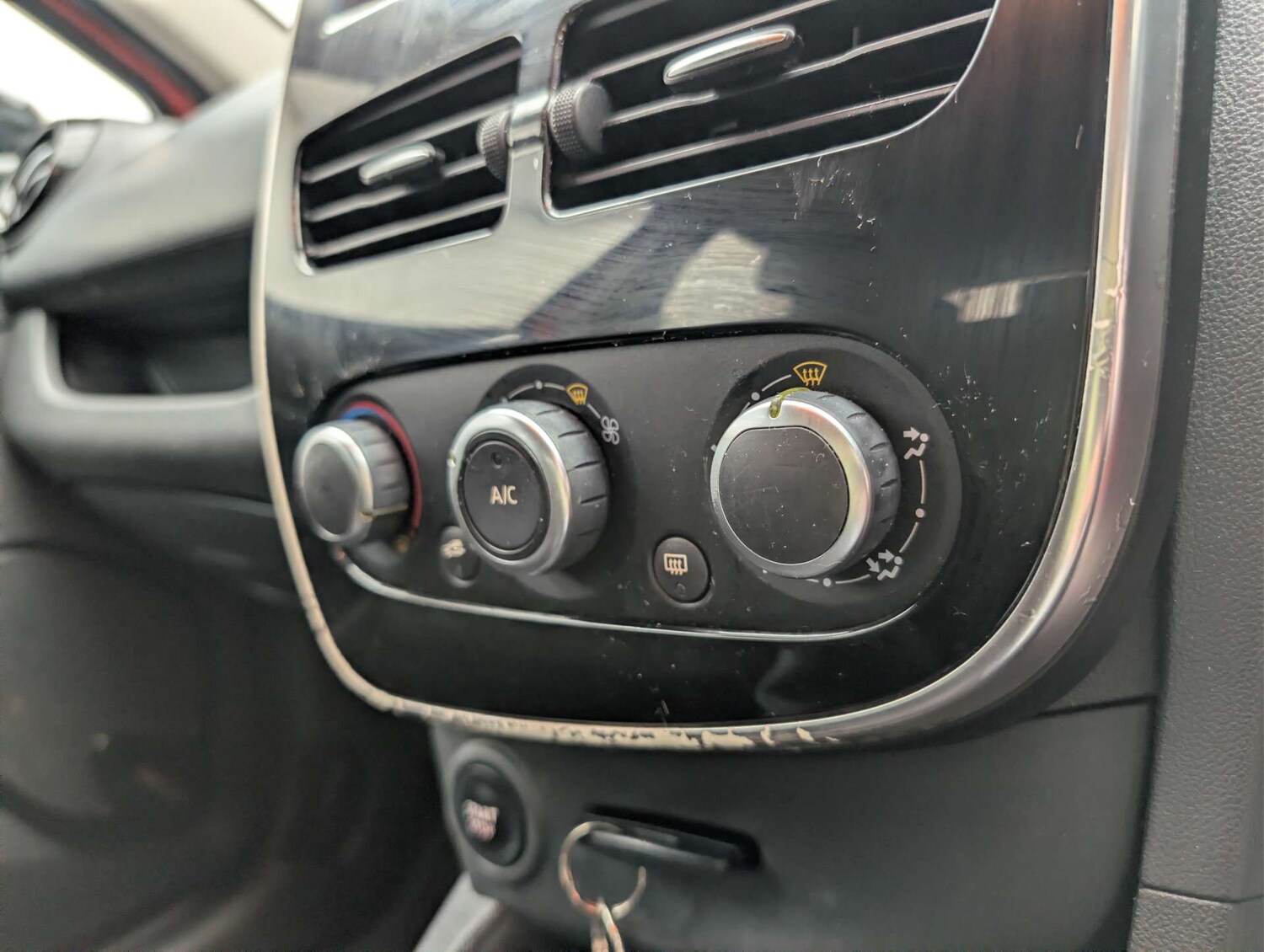 Used Renault Clio 2016 for sale - 77937307: Photo 25