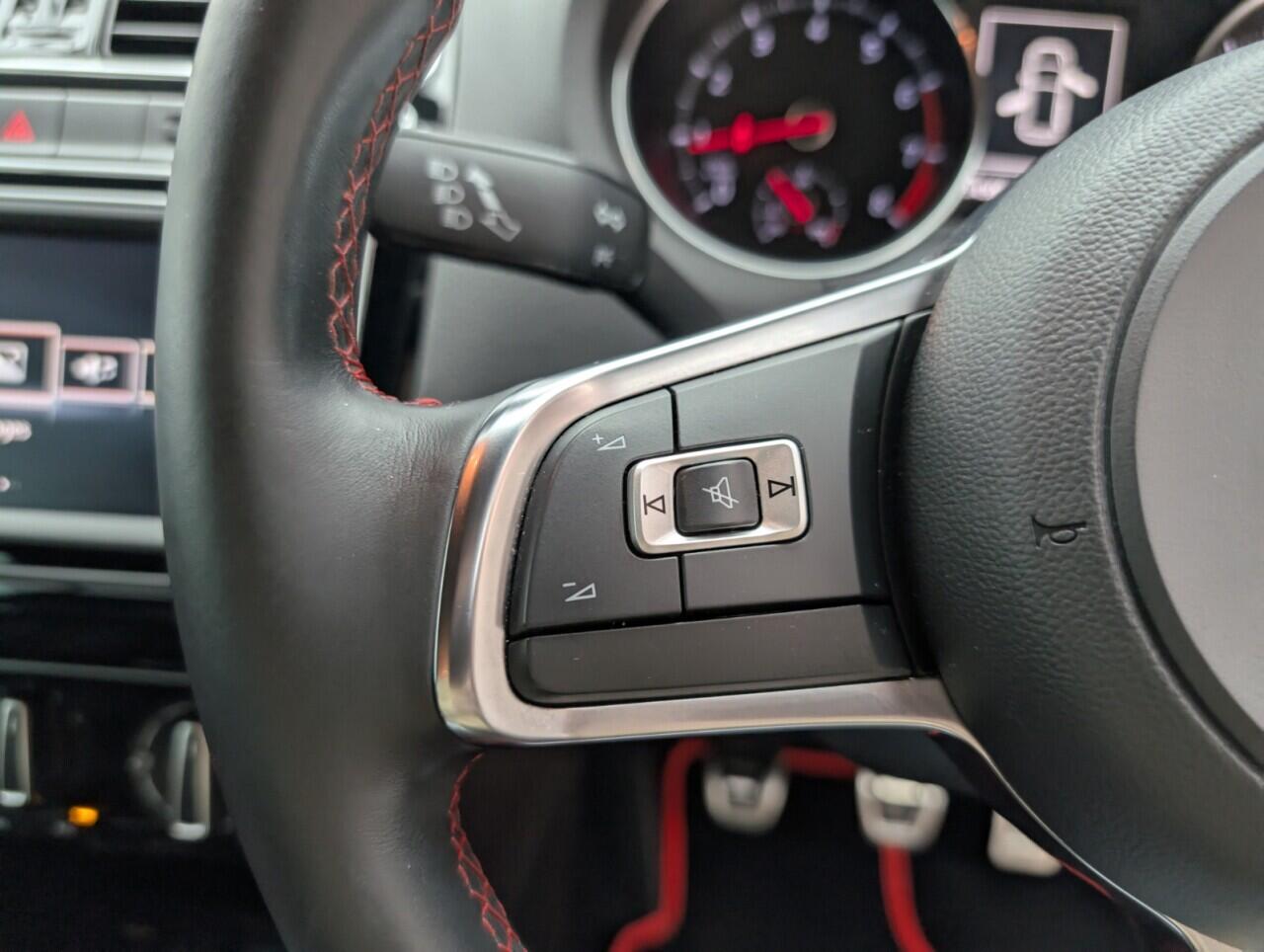 Used Volkswagen Polo 2016 for sale - 76425024: Photo 18