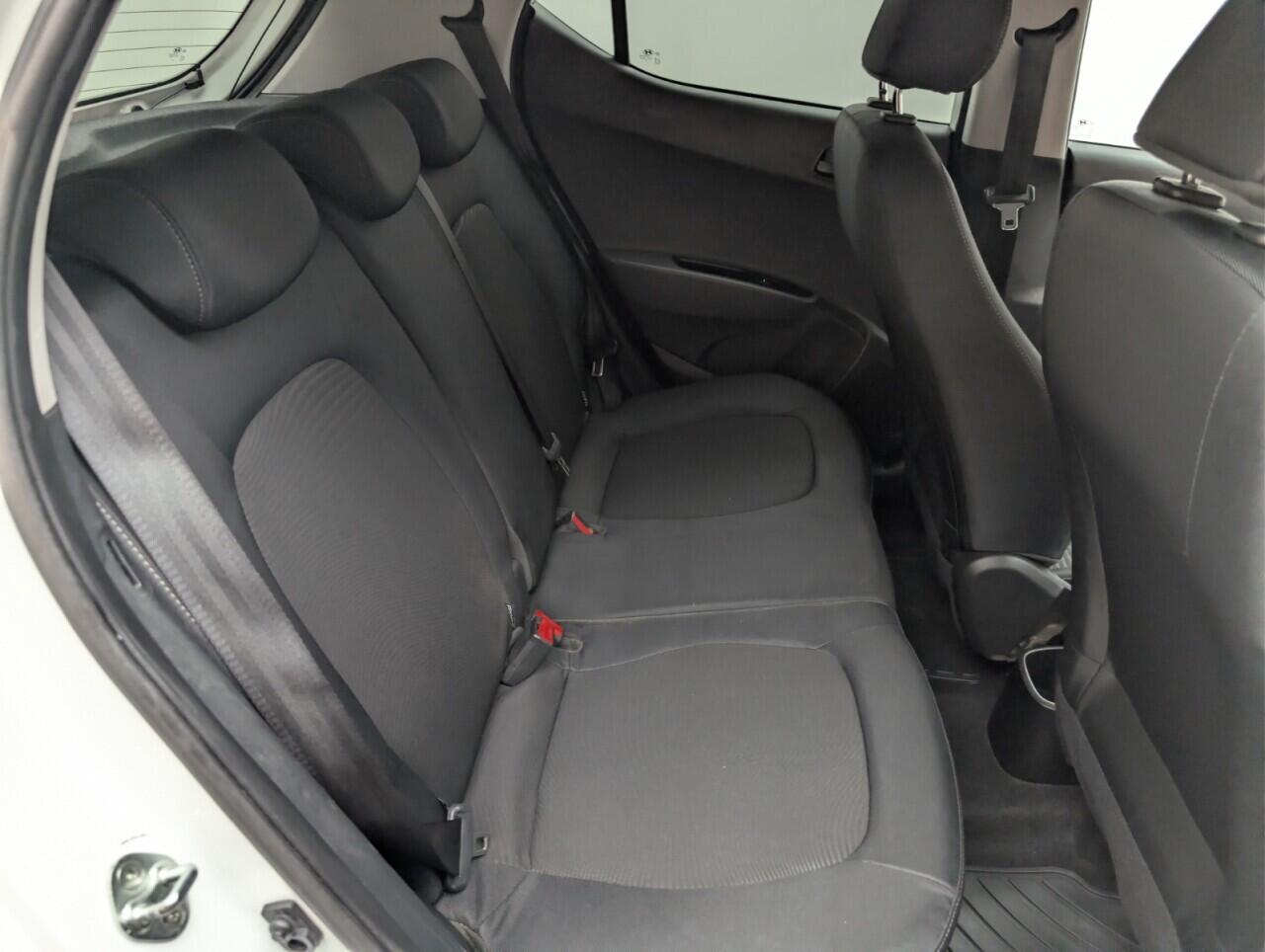 Used Hyundai i10 2019 for sale - 77143146: Photo 24