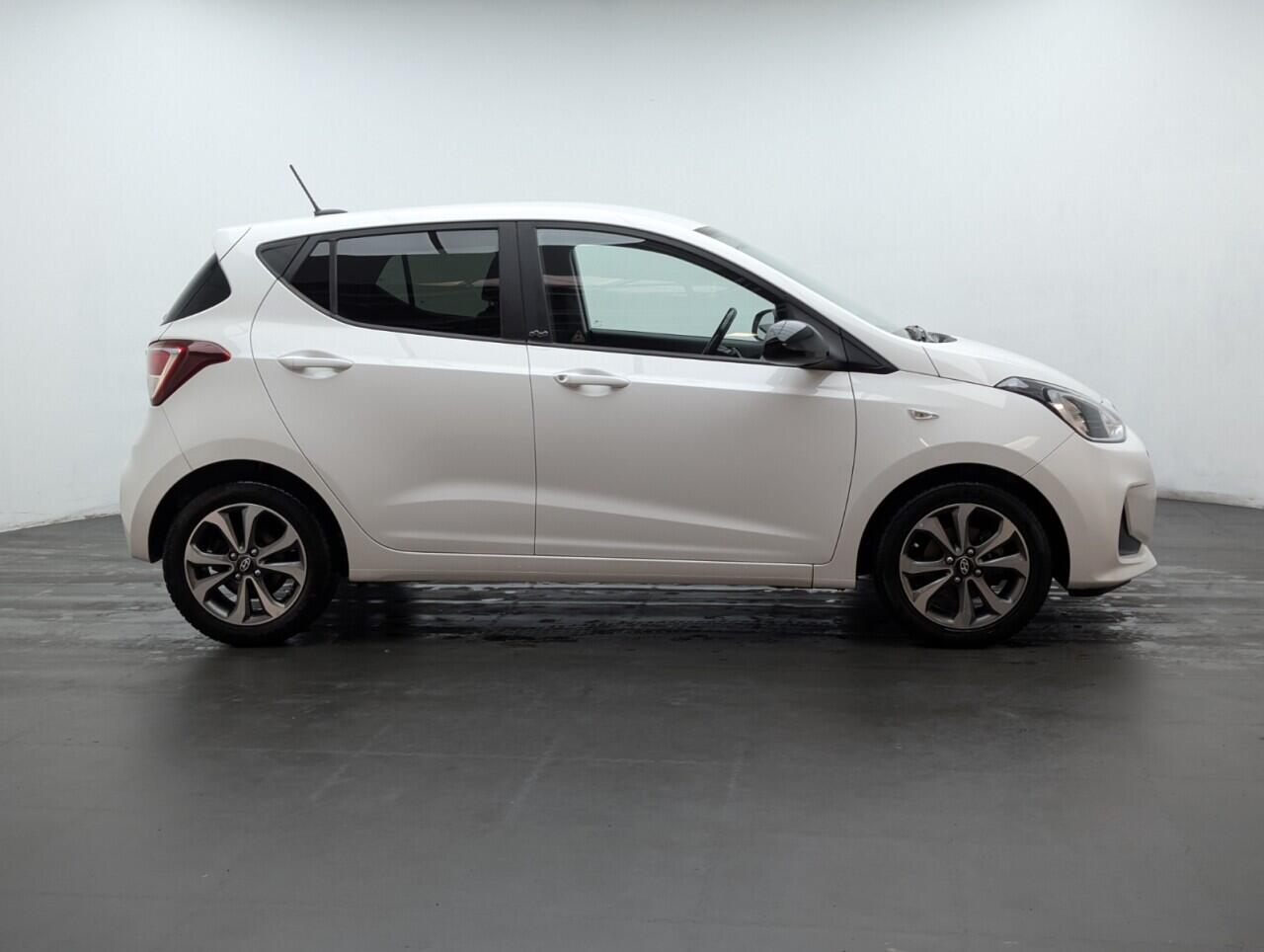 Used Hyundai i10 2019 for sale - 77143146: Photo 9