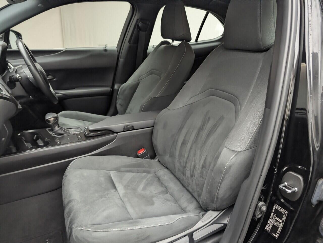 Used Lexus UX 2020 for sale - 76998986: Photo 26