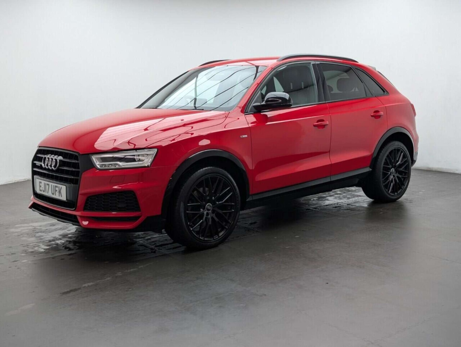 Used Audi Q3 2017 for sale - 77765768: Photo 4
