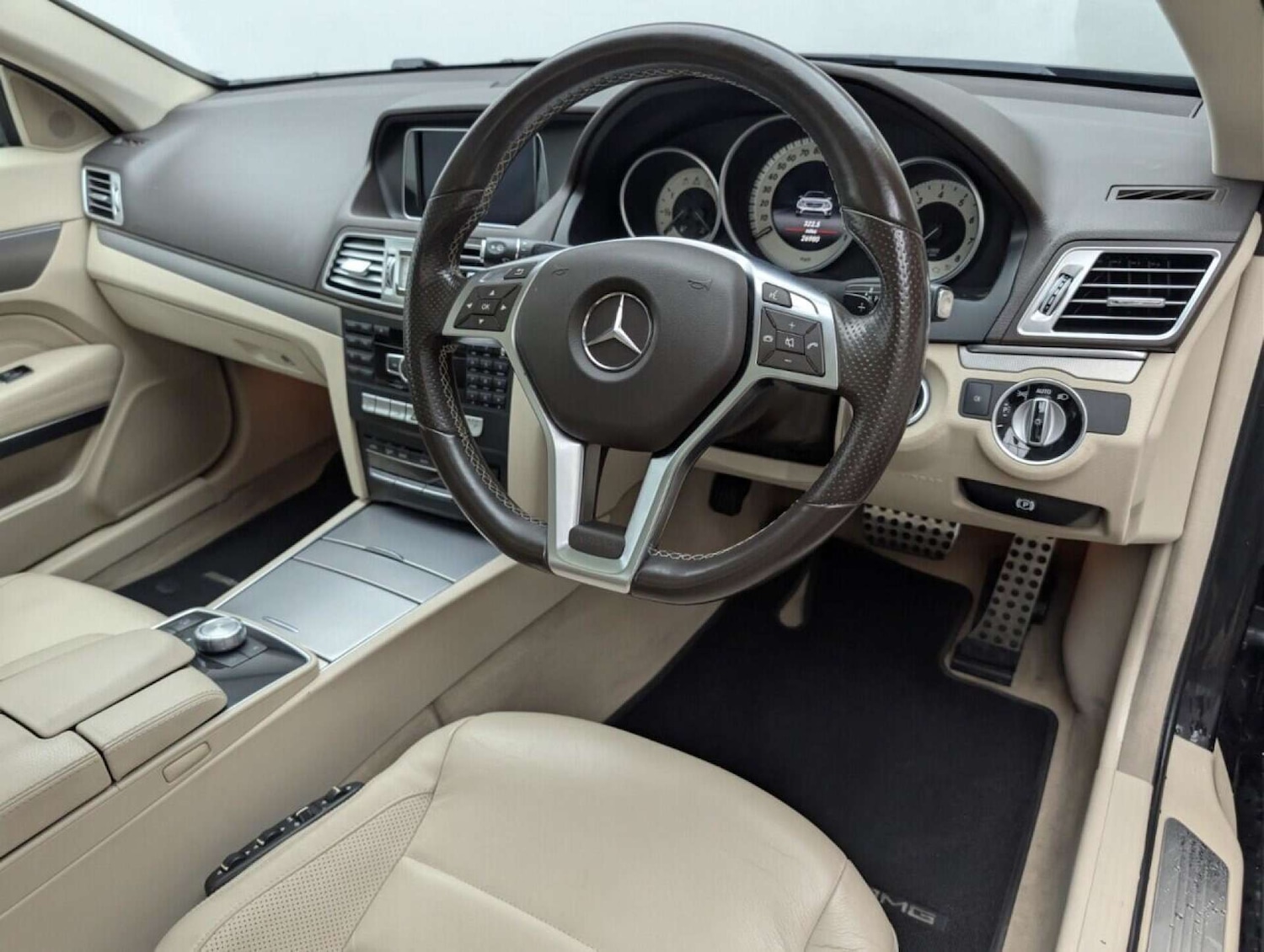 Used Mercedes-Benz E Class 2015 for sale - 77713623: Photo 11