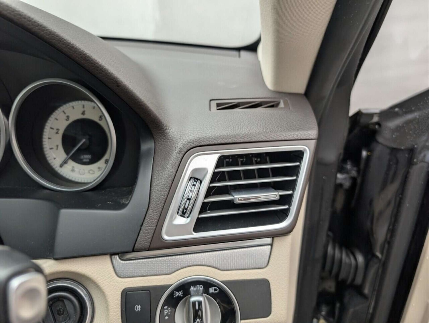 Used Mercedes-Benz E Class 2015 for sale - 77713623: Photo 21