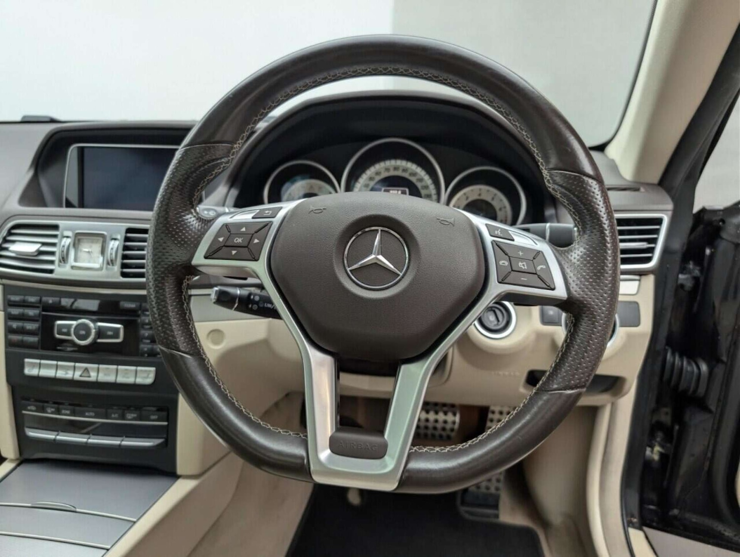 Used Mercedes-Benz E Class 2015 for sale - 77713623: Photo 25
