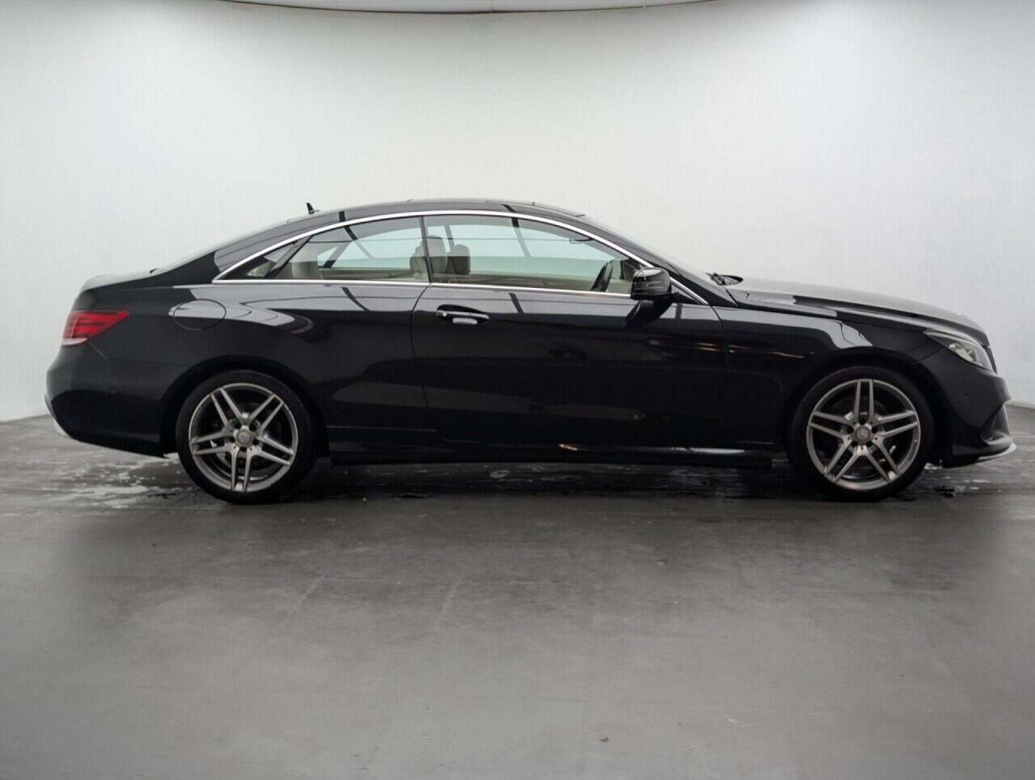 Used Mercedes-Benz E Class 2015 for sale - 77713623: Photo 9