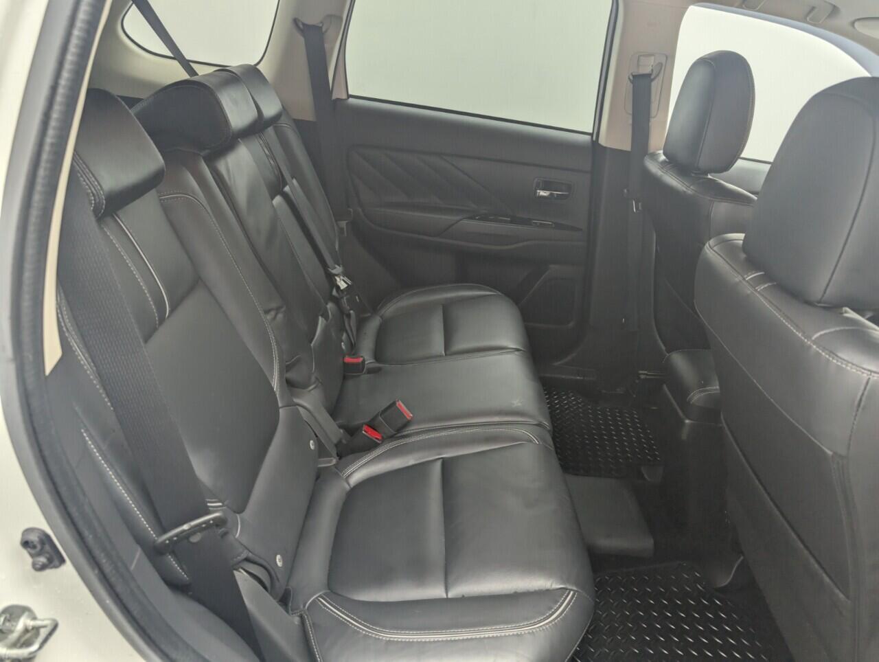 Used Mitsubishi Outlander 2018 for sale - 77143244: Photo 26