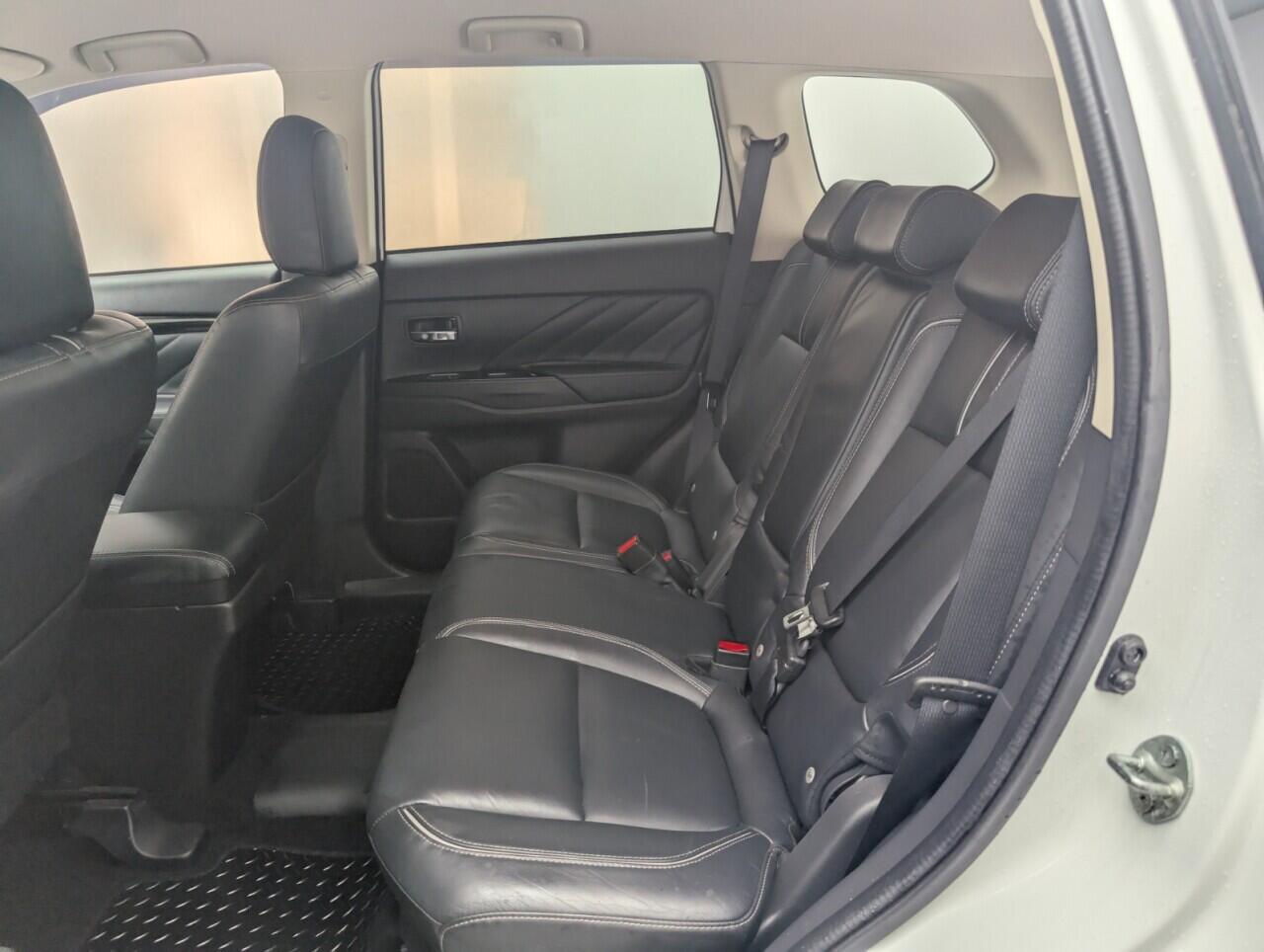 Used Mitsubishi Outlander 2018 for sale - 77143244: Photo 28